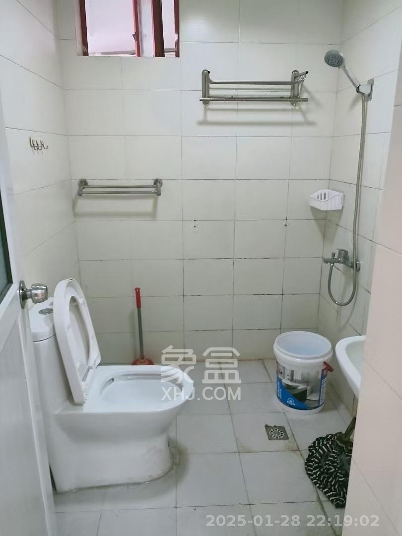 青和上座(上味舫大厦) 1室1厅1卫 2500.0元/月 青和上座(上味舫大厦) 1室1厅1卫 2500.0元/月室内图