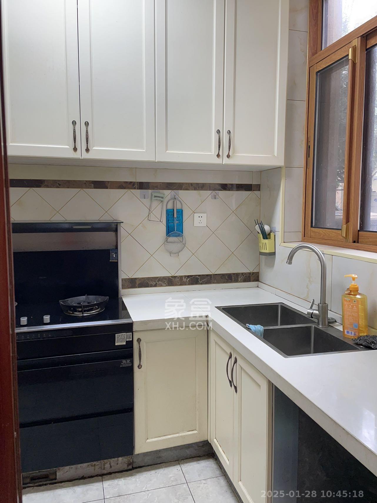 欧莱雅郡  6室2厅3卫    12800.0元/月室内图