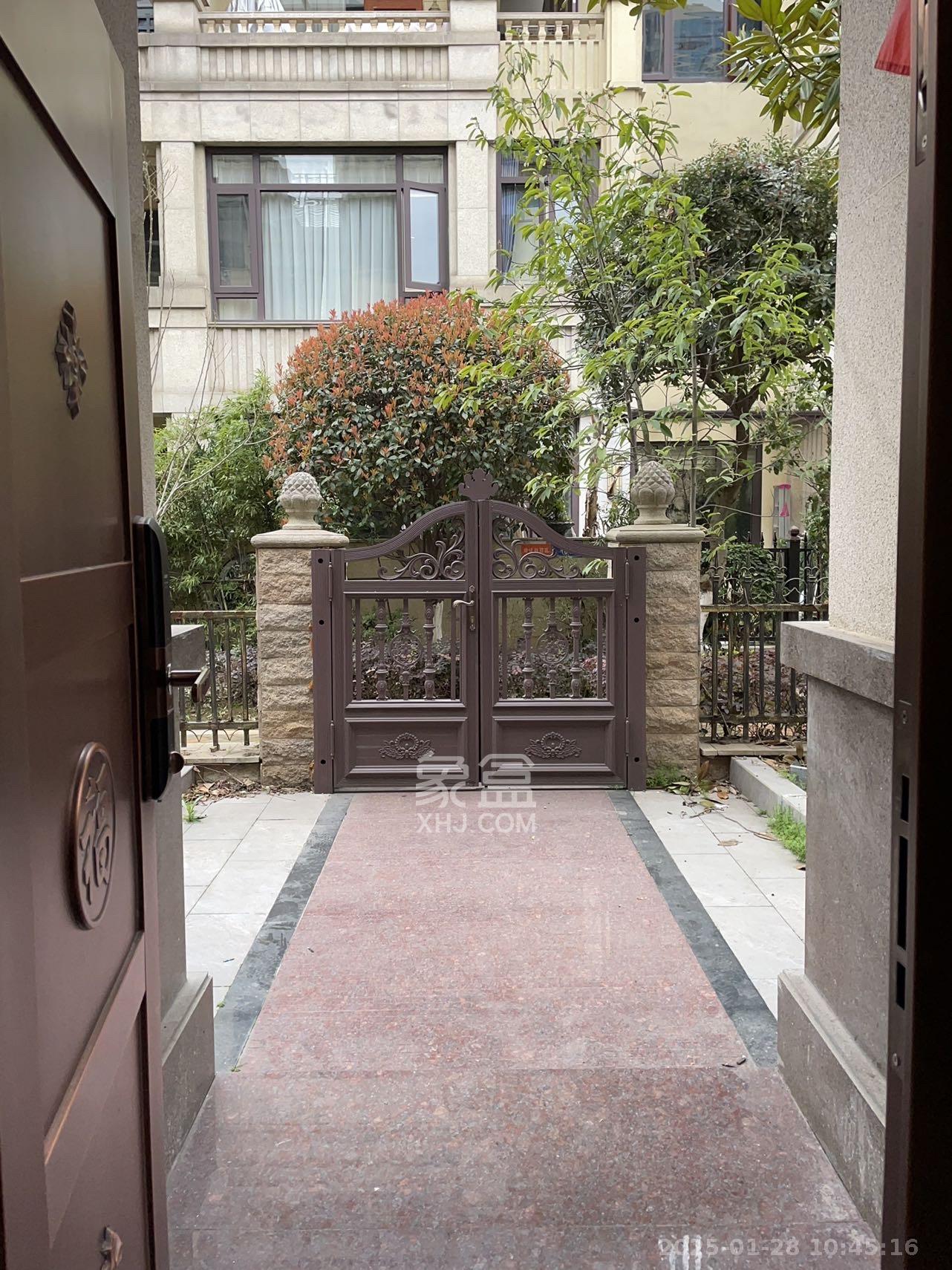 欧莱雅郡  6室2厅3卫    12800.0元/月室内图