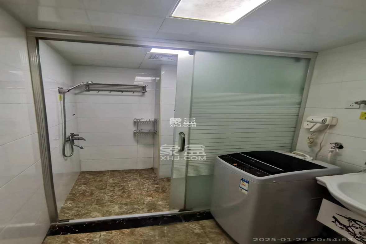 保利麓谷林语I区  1室1厅1卫    1600.0元/月 保利麓谷林语I区  1室1厅1卫    1600.0元/月室内图