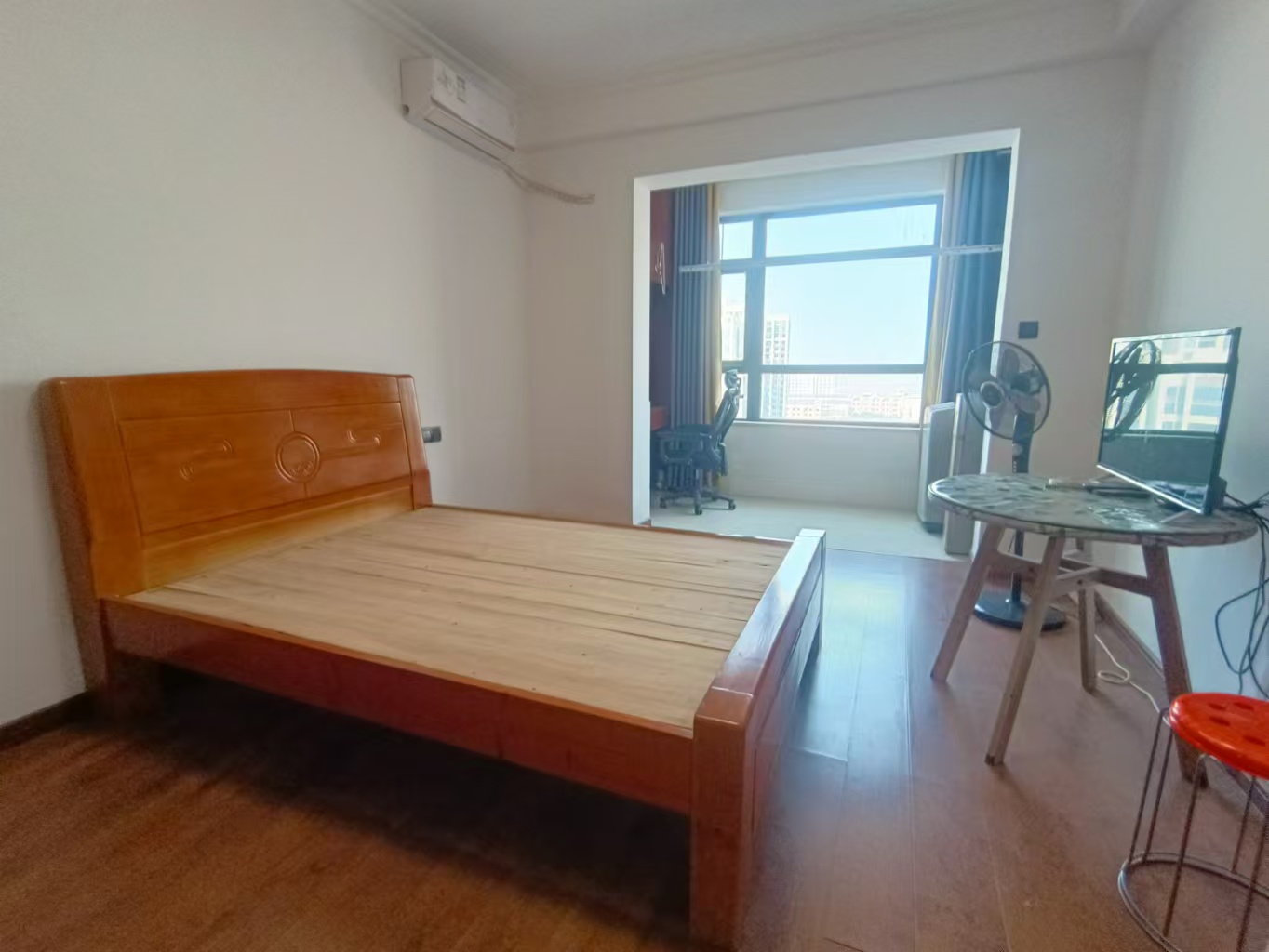 湘运大厦 1室1厅1卫 1200.0元/月 湘运大厦 1室1厅1卫 1200.0元/月室内图