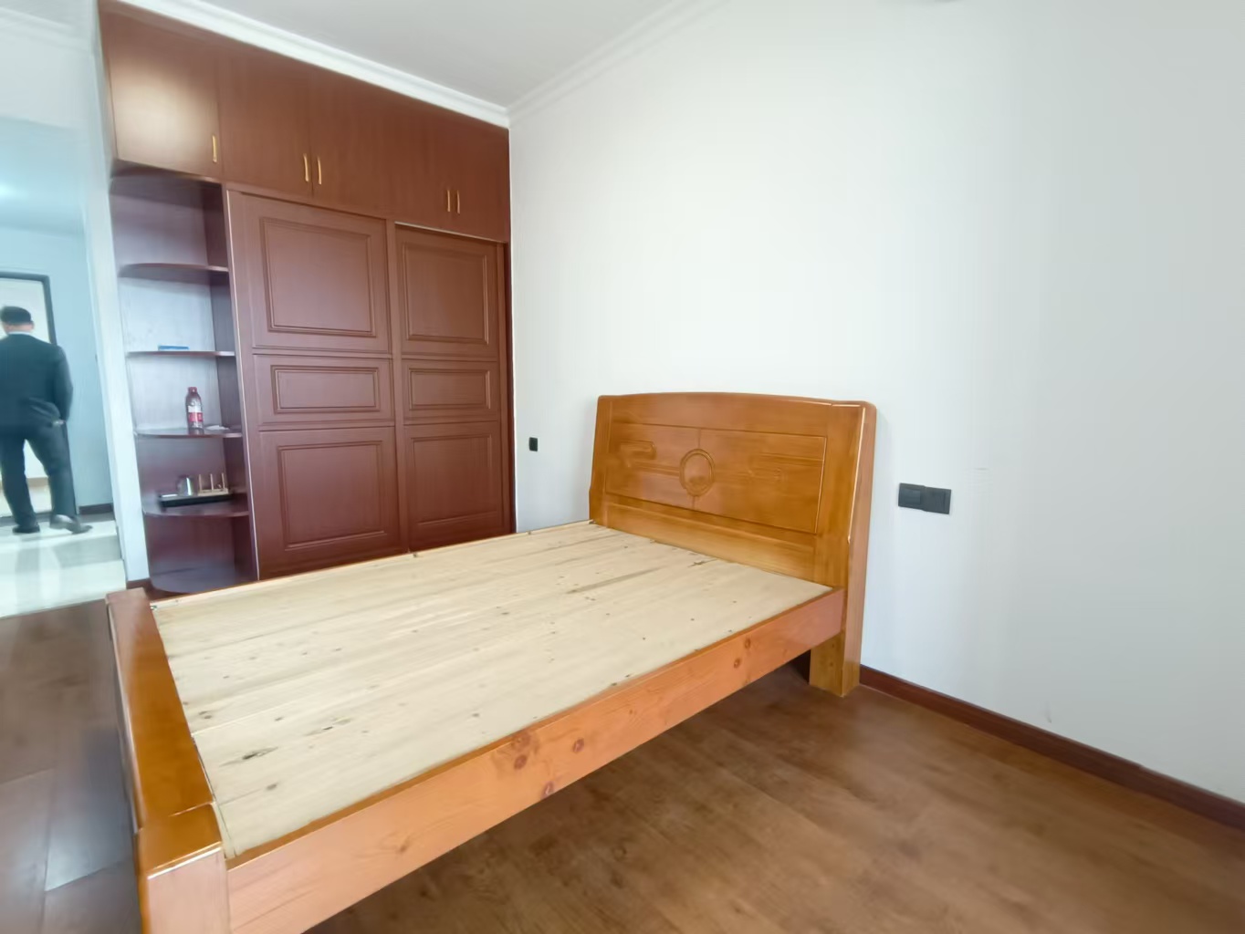 湘运大厦 1室1厅1卫 1200.0元/月 湘运大厦 1室1厅1卫 1200.0元/月室内图