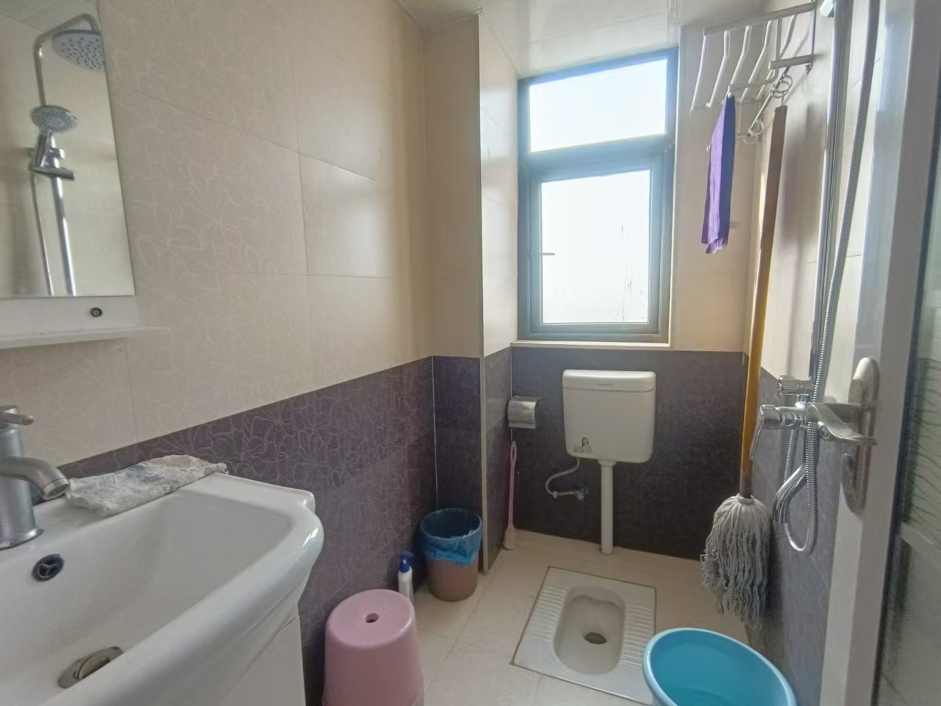 湘运大厦 1室1厅1卫 1200.0元/月 湘运大厦 1室1厅1卫 1200.0元/月室内图