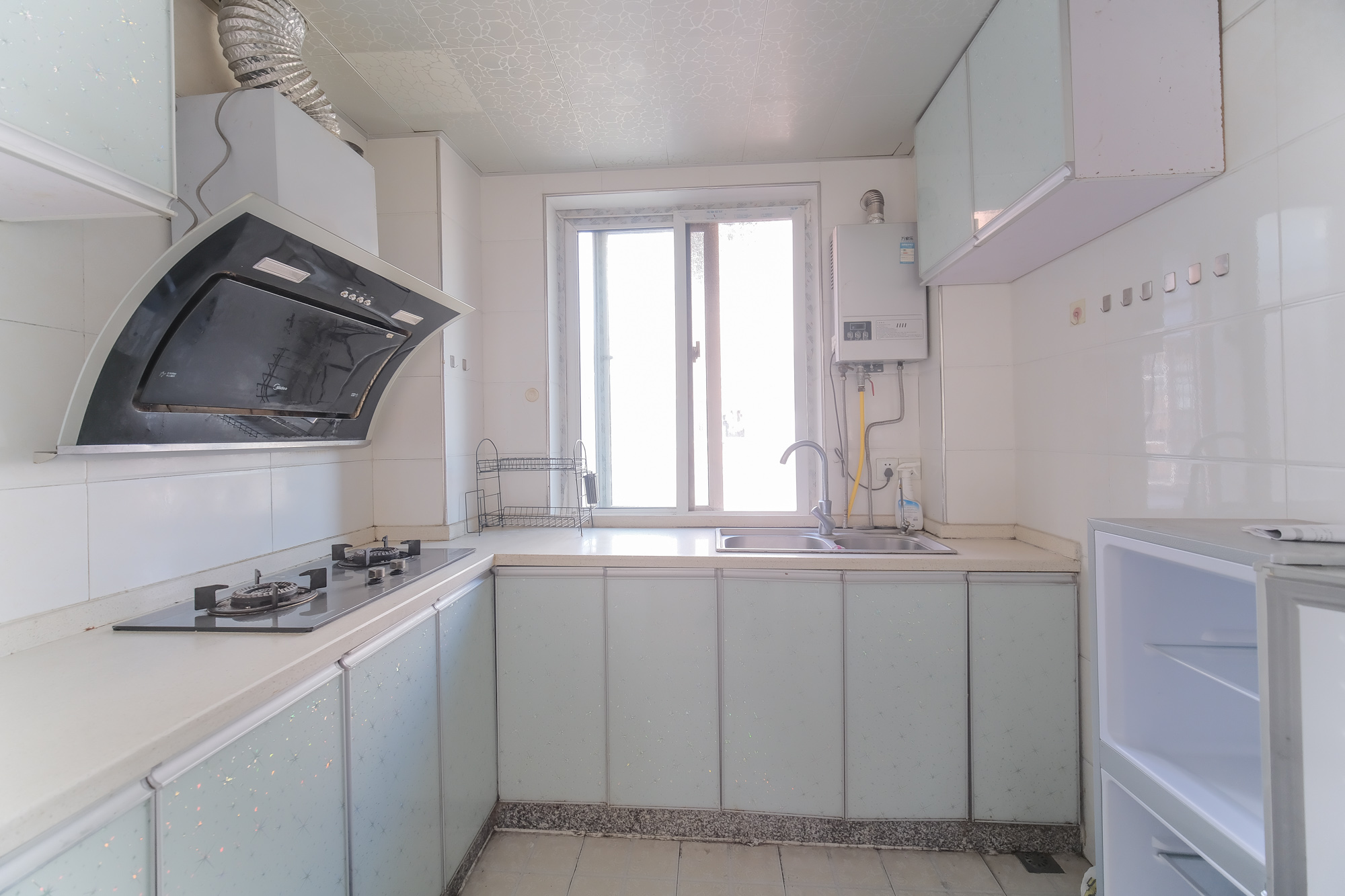 山水湾  2室2厅1卫    45.0万 山水湾  2室2厅1卫    45.0万厨房