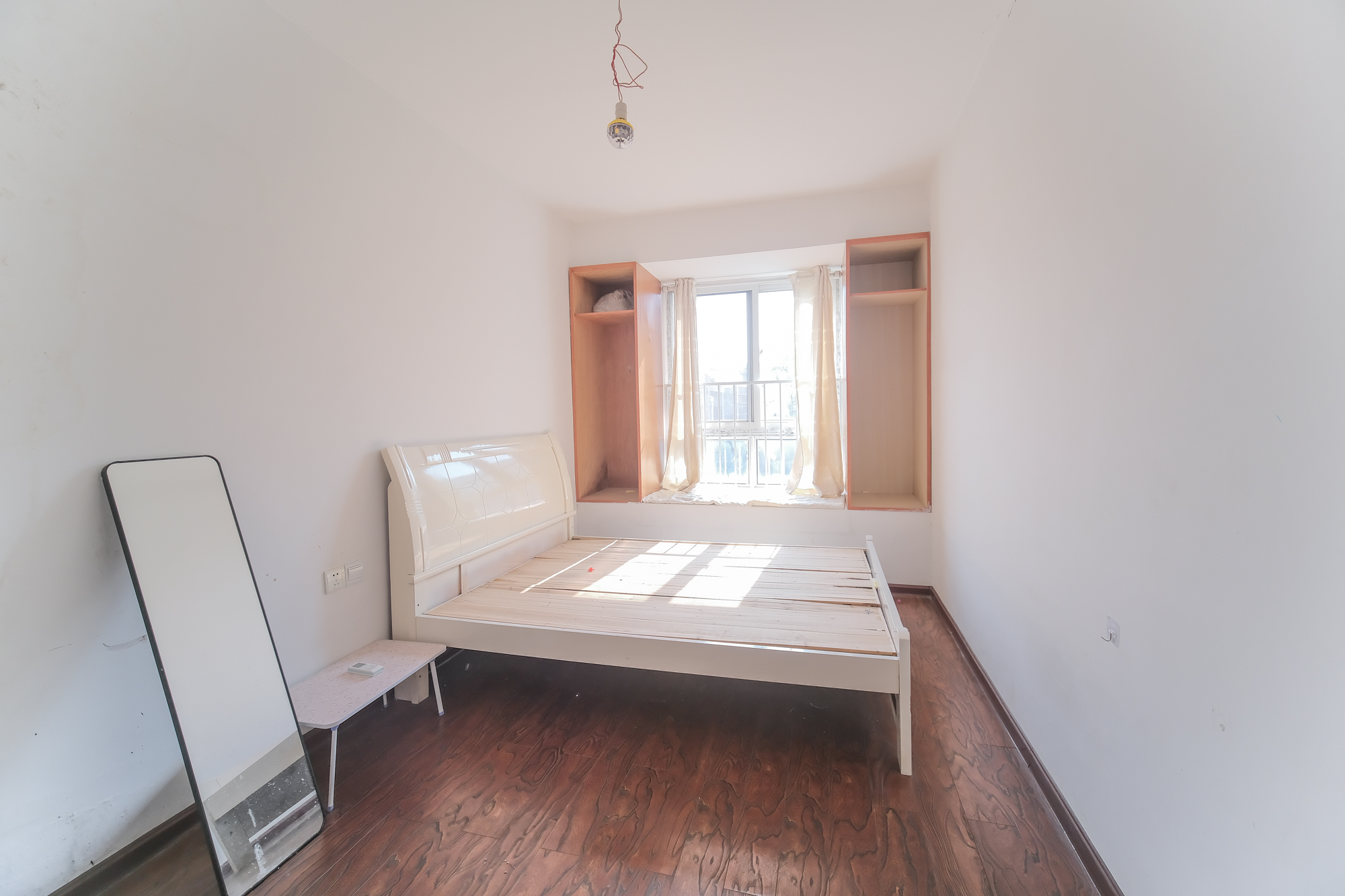 山水湾  2室2厅1卫    45.0万 山水湾  2室2厅1卫    45.0万卧室