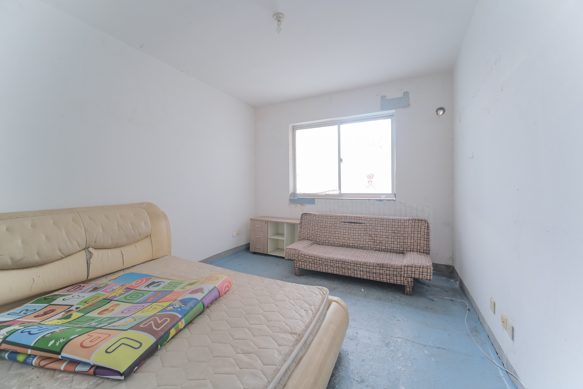 红树湾  3室2厅2卫    65.0万 红树湾  3室2厅2卫    65.0万卧室