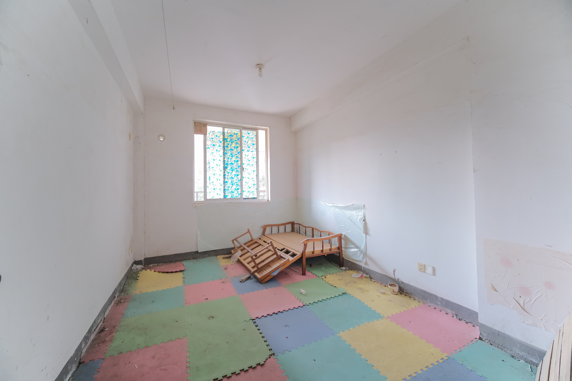 红树湾  3室2厅2卫    65.0万 红树湾  3室2厅2卫    65.0万卧室