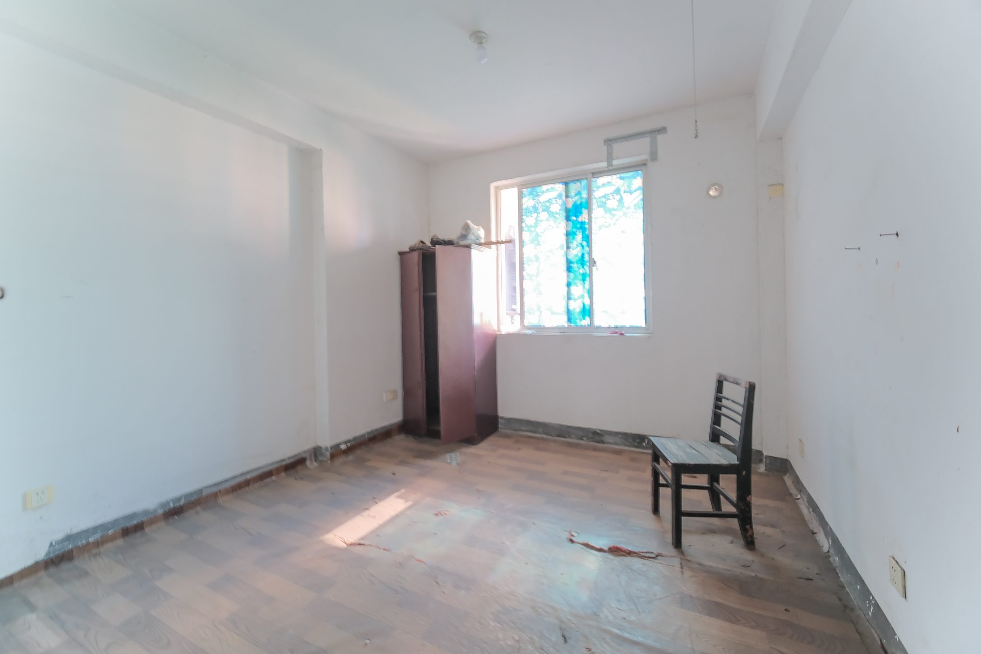 红树湾  3室2厅2卫    65.0万 红树湾  3室2厅2卫    65.0万卧室