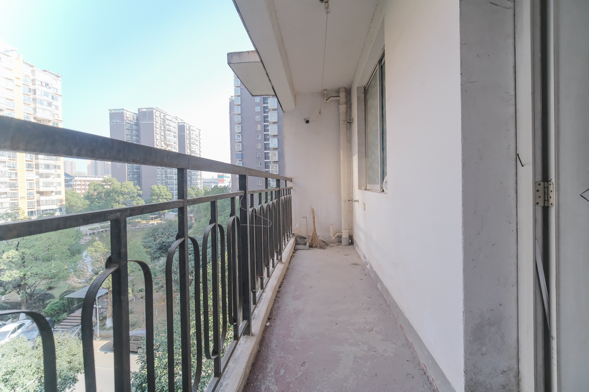 红树湾  3室2厅2卫    65.0万 红树湾  3室2厅2卫    65.0万阳台