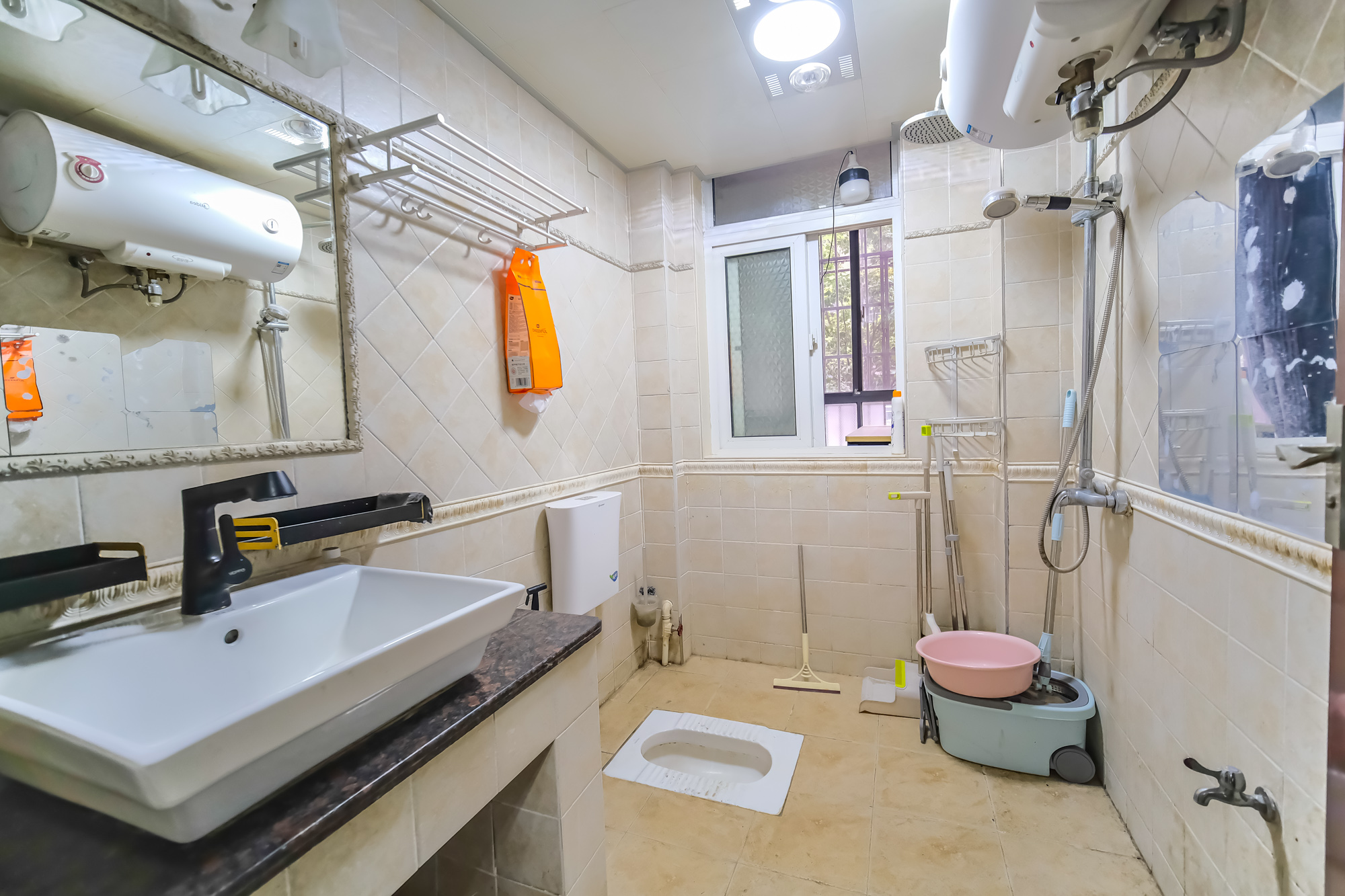 山水湾  3室2厅2卫    85.0万 山水湾  3室2厅2卫    85.0万卫生间