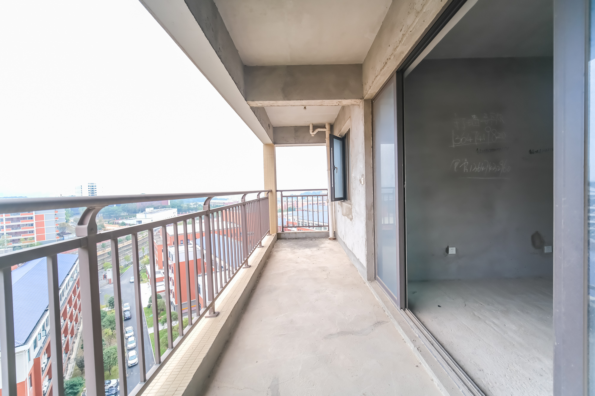 星雅美辰 3室2厅2卫 80.0万 星雅美辰 3室2厅2卫 80.0万阳台