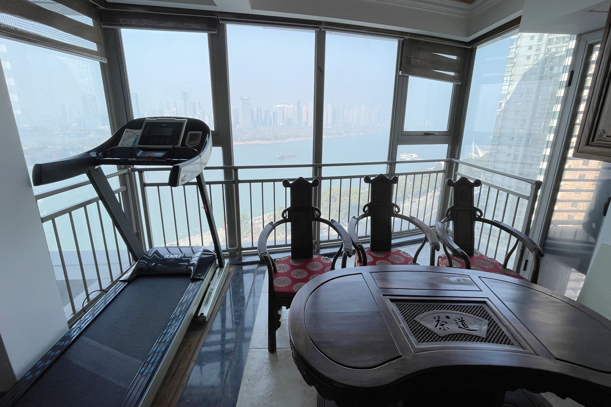 潮宗御苑  4室2厅2卫   325.00万阳台