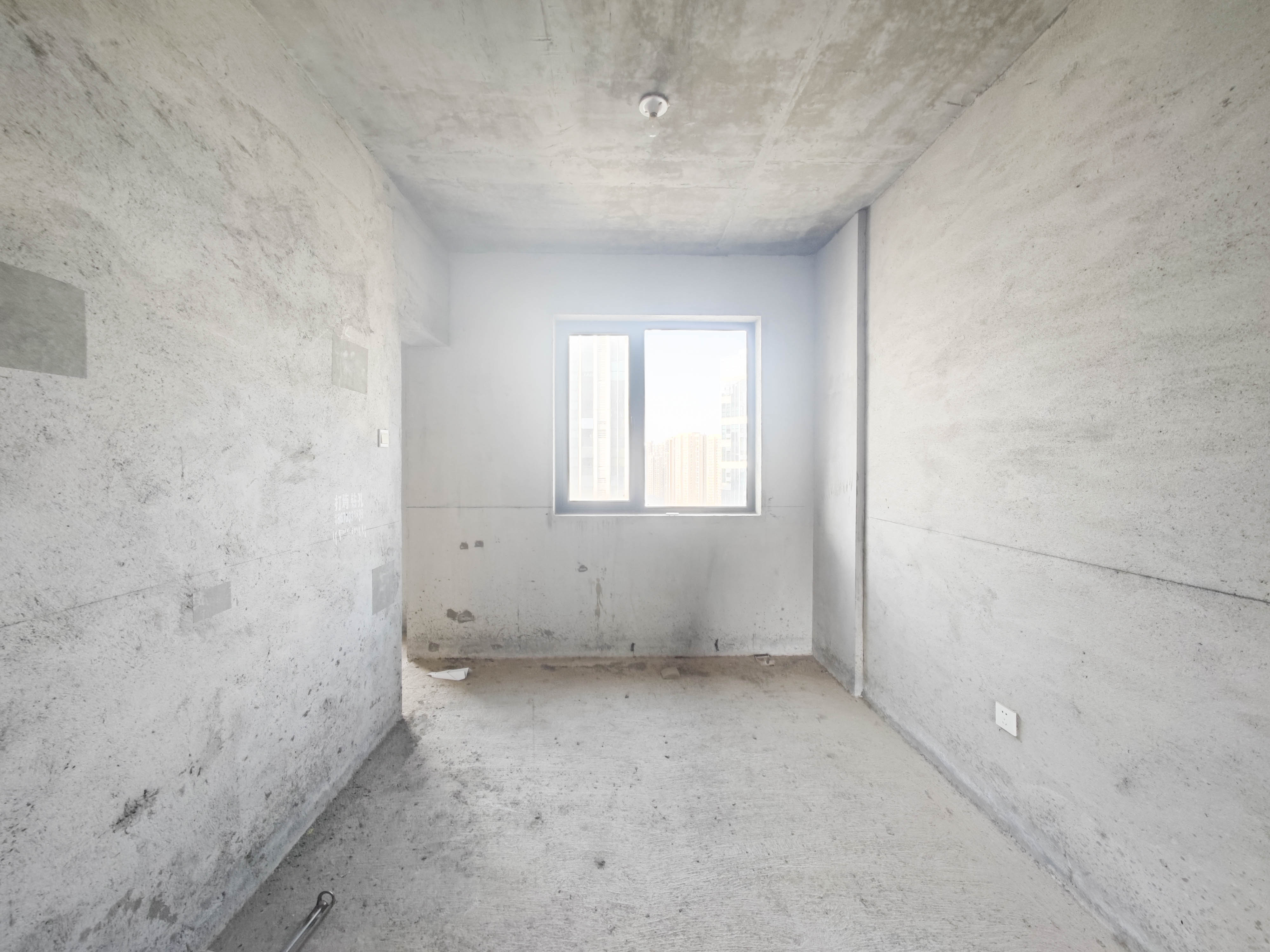 中建嘉和城  3室2厅2卫   140.00万其他