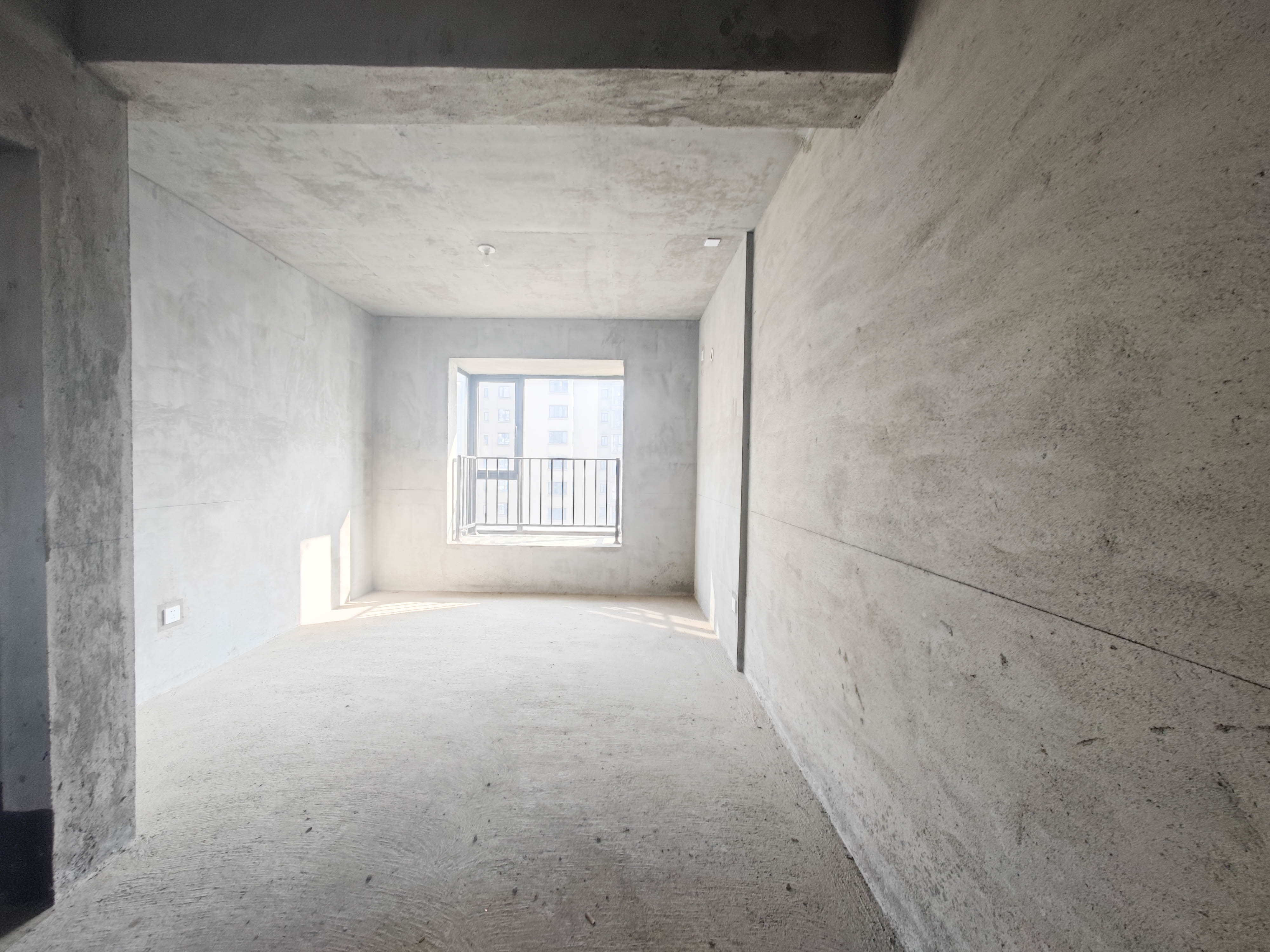 中建嘉和城  3室2厅2卫   140.00万卧室