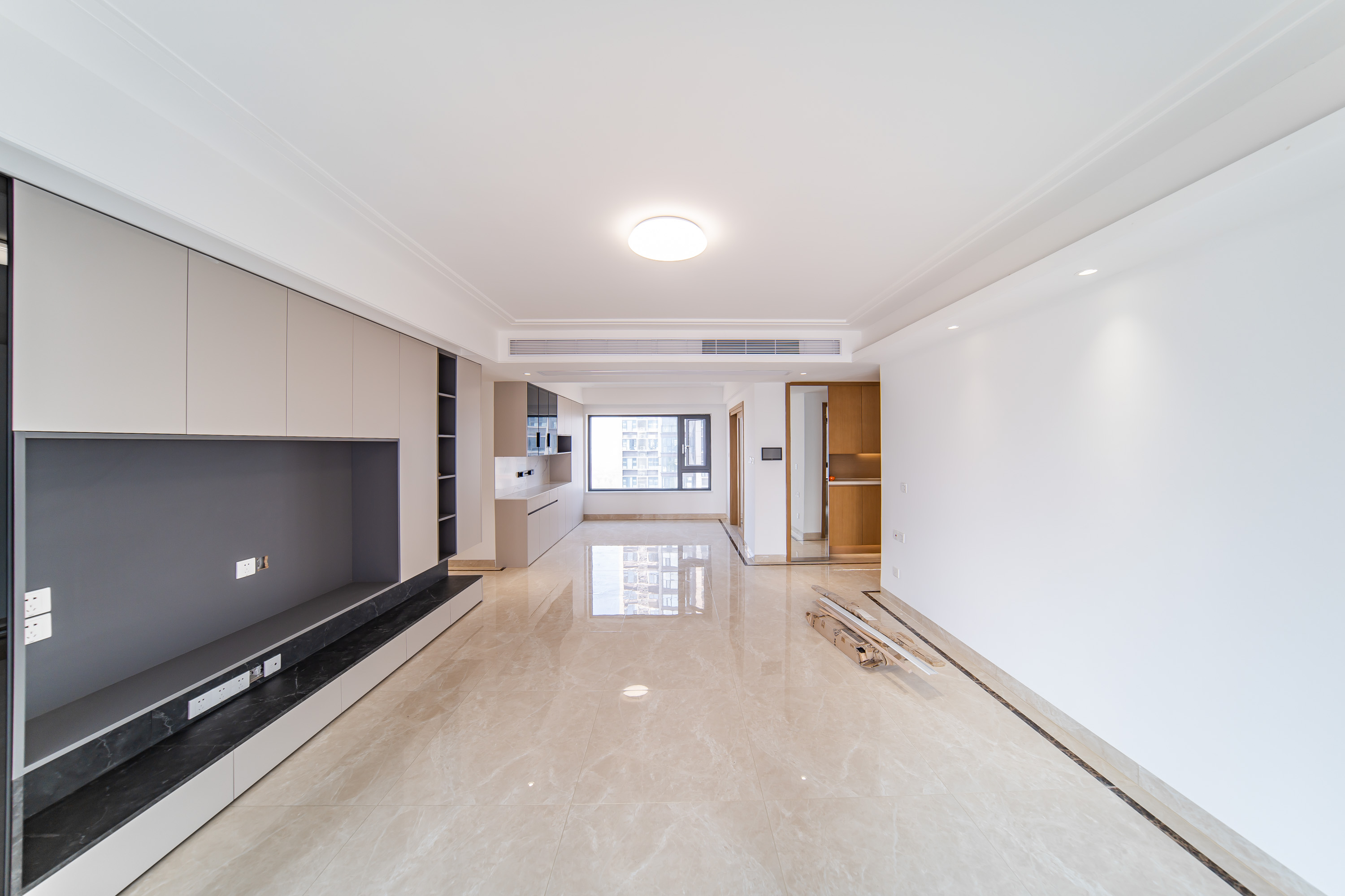 深业鹭栖府  4室2厅2卫    195.0万 深业鹭栖府  4室2厅2卫    195.0万客厅