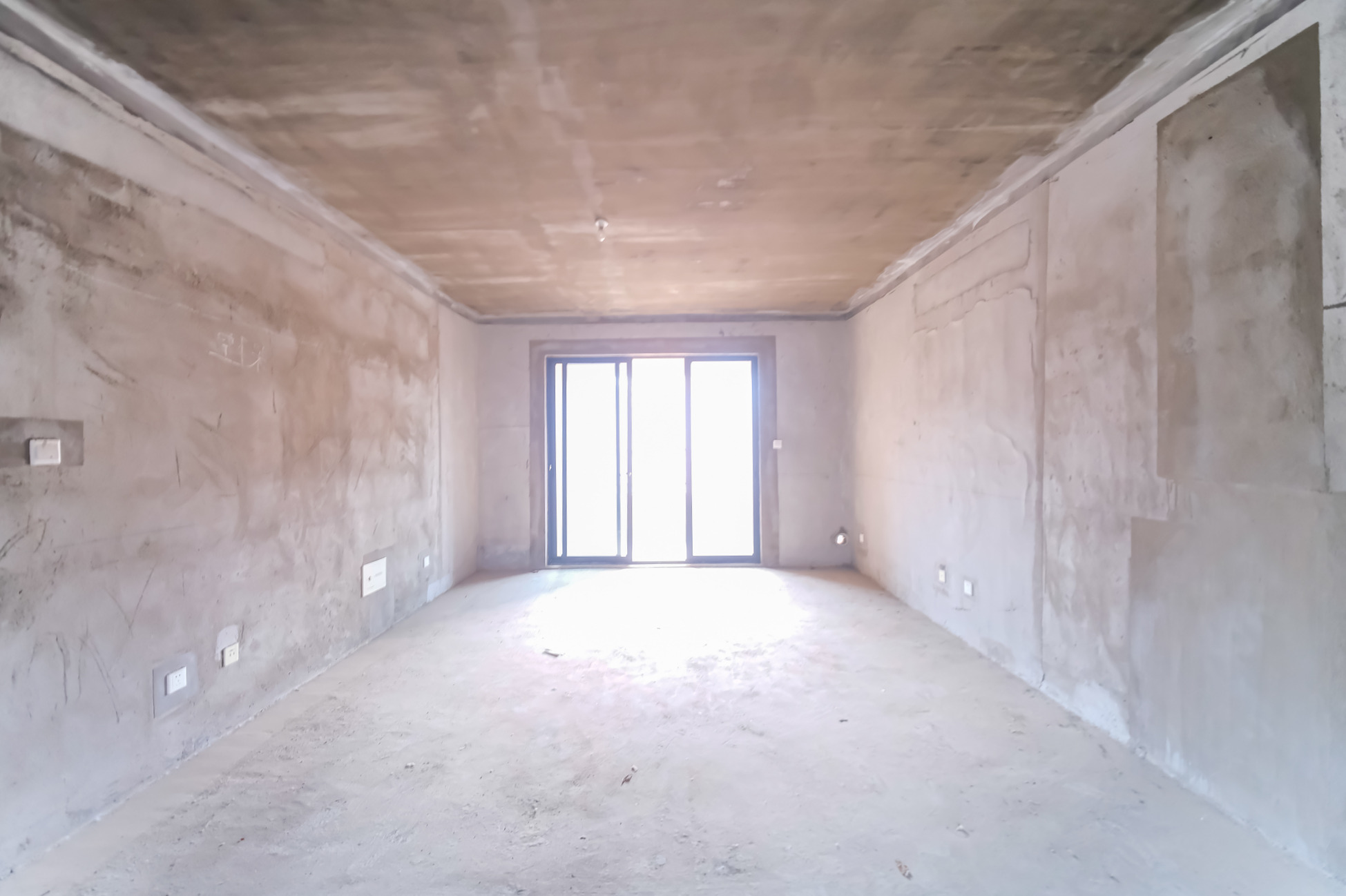 三一街区 5室2厅2卫 129.0万 三一街区 5室2厅2卫 129.0万客厅