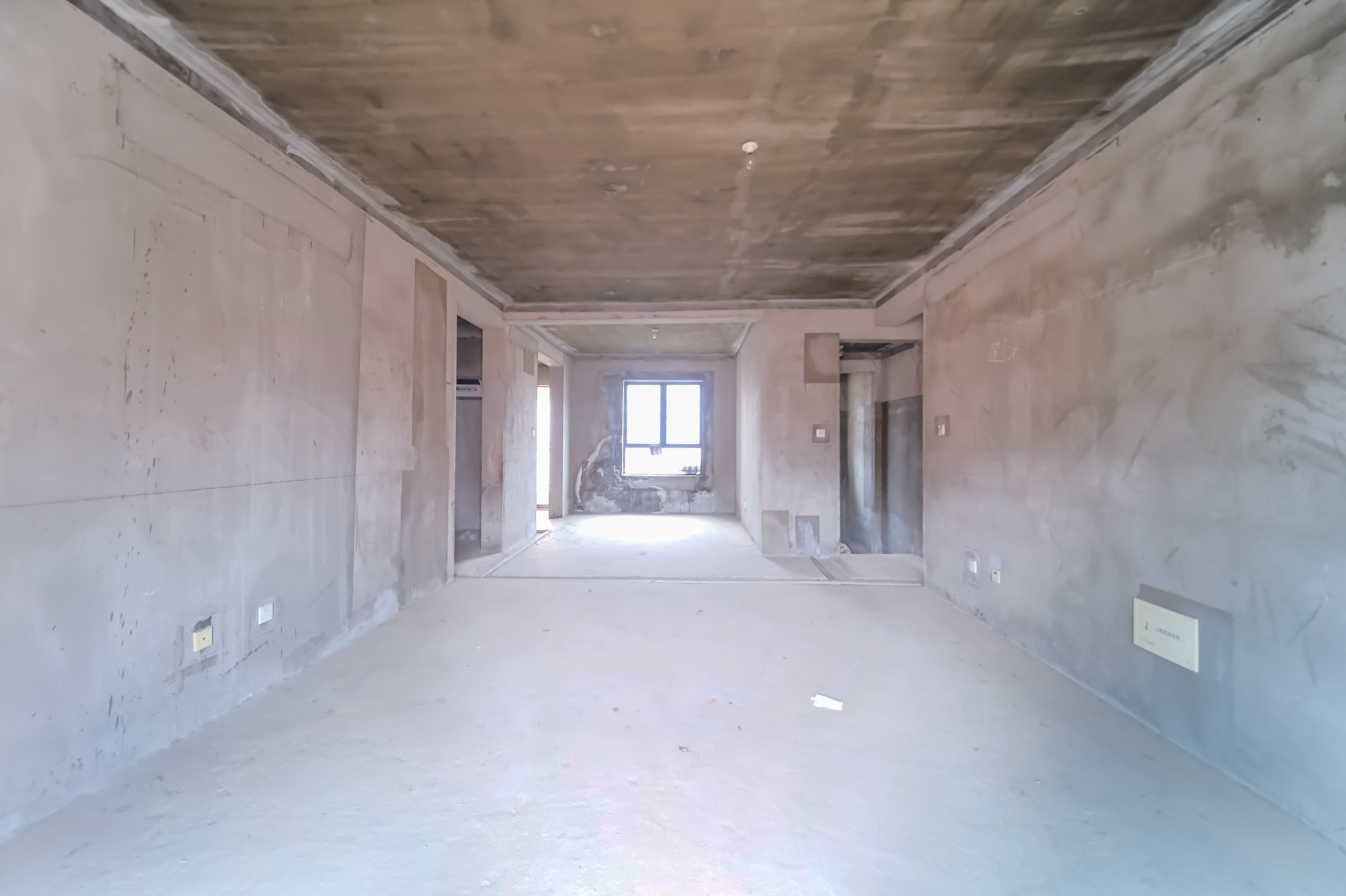 三一街区 5室2厅2卫 129.0万 三一街区 5室2厅2卫 129.0万客厅