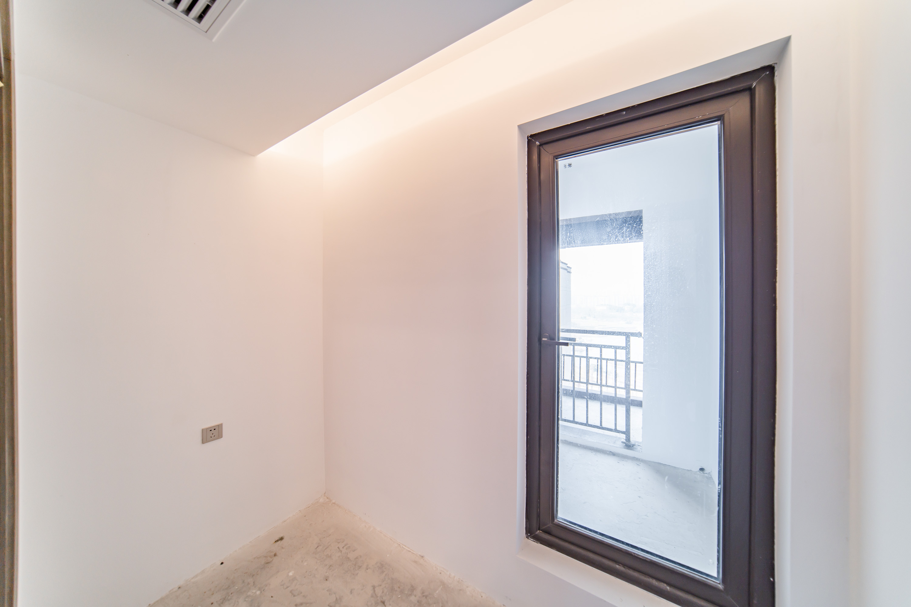 建发电建江山悦  4室2厅3卫   240.00万卧室