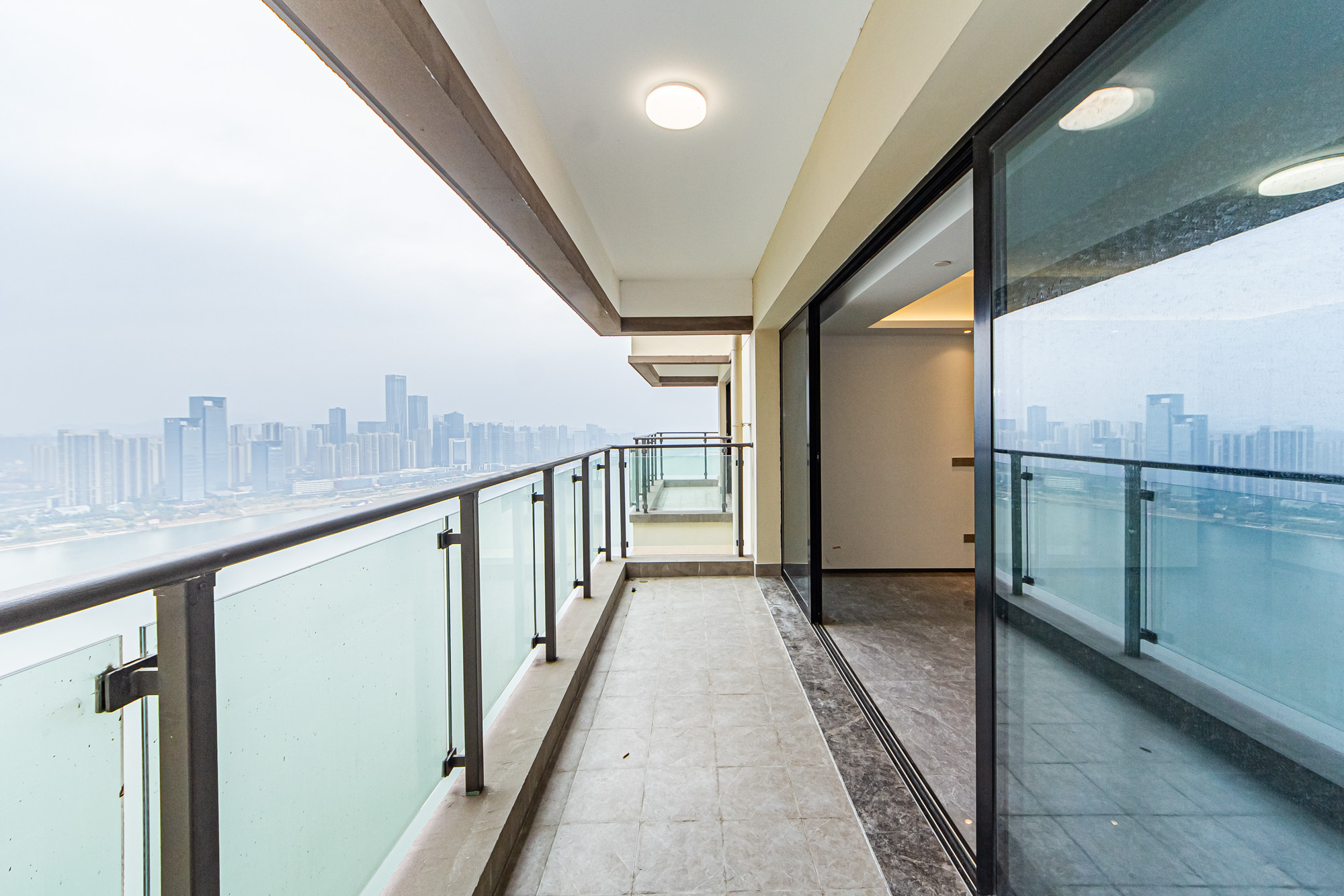 北辰瀚江府 4室2厅2卫 396.0万 北辰瀚江府 4室2厅2卫 396.0万阳台