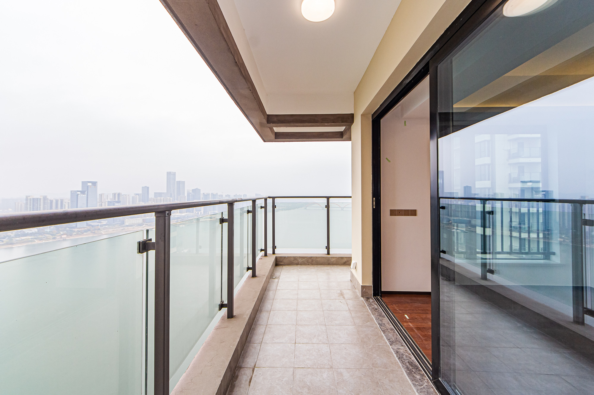 北辰瀚江府 4室2厅2卫 396.0万 北辰瀚江府 4室2厅2卫 396.0万阳台