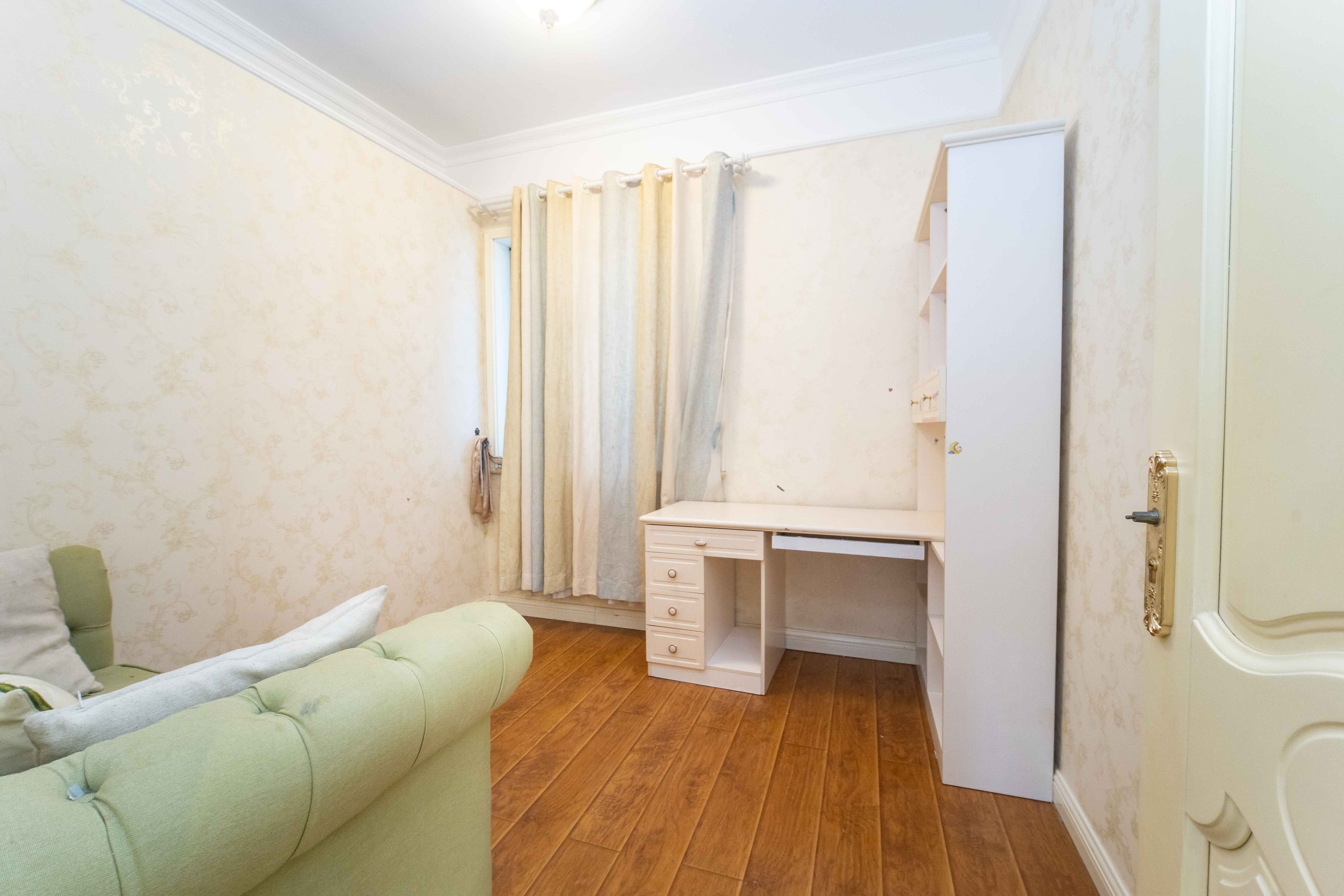 上河国际C区 3室2厅2卫 120.0万 上河国际C区 3室2厅2卫 120.0万卧室