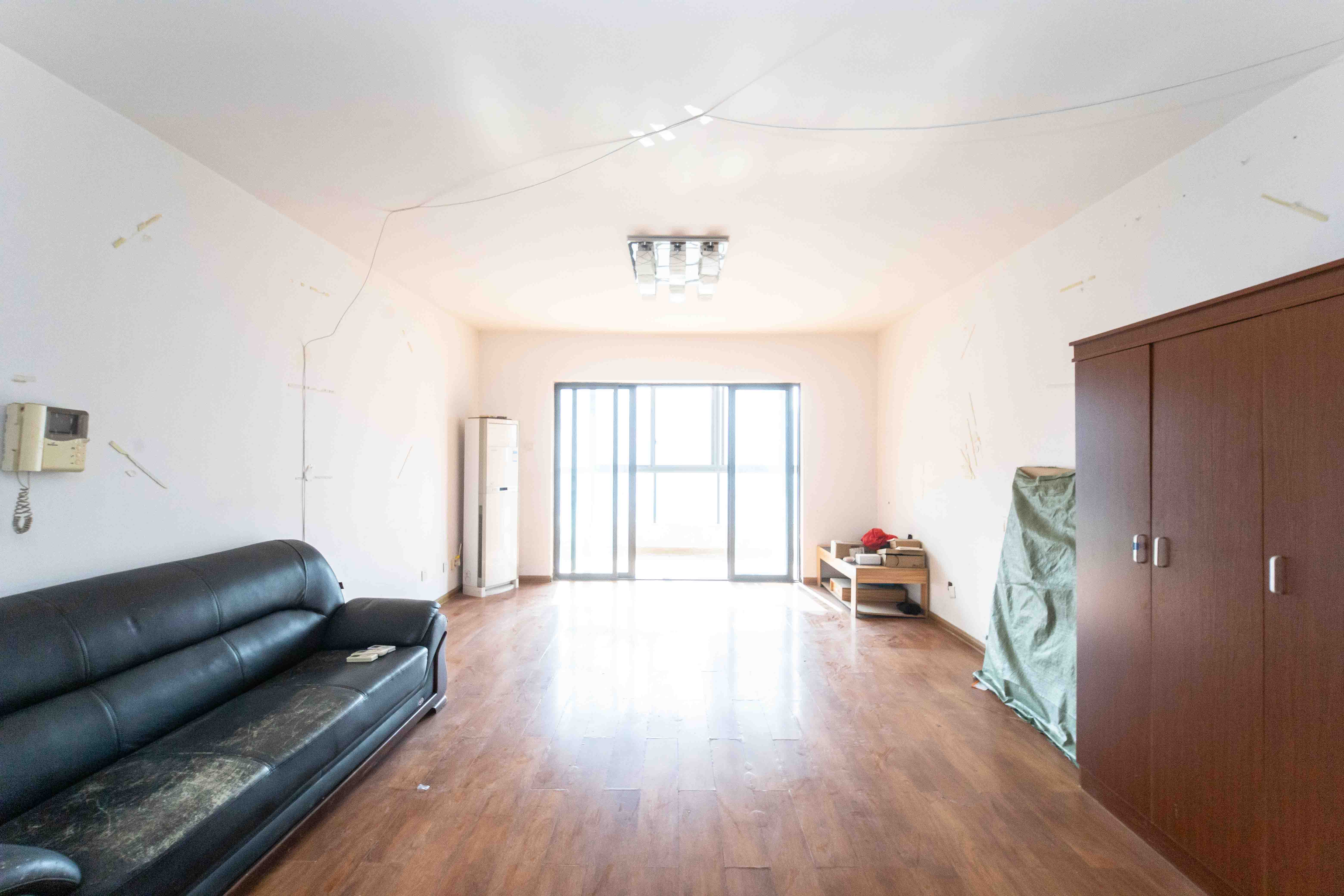 西子花苑  4室2厅2卫    142.0万 西子花苑  4室2厅2卫    142.0万