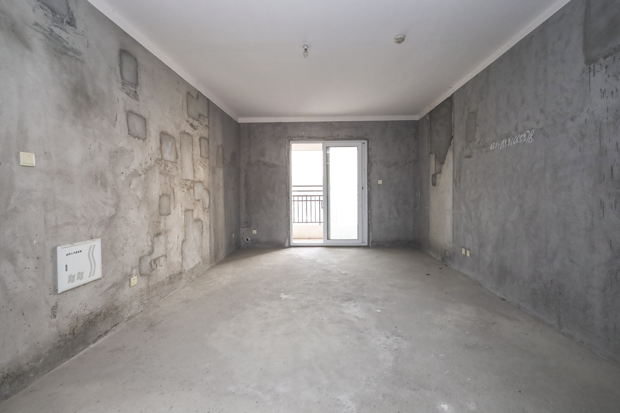 绿地海外滩一期  4室2厅1卫    70.0万 绿地海外滩一期  4室2厅1卫    70.0万客厅