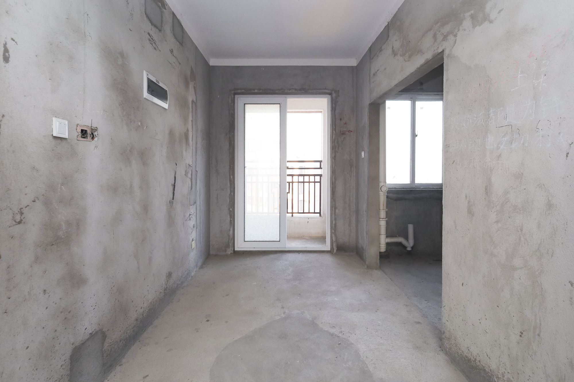 绿地海外滩一期  4室2厅1卫    70.0万 绿地海外滩一期  4室2厅1卫    70.0万客厅