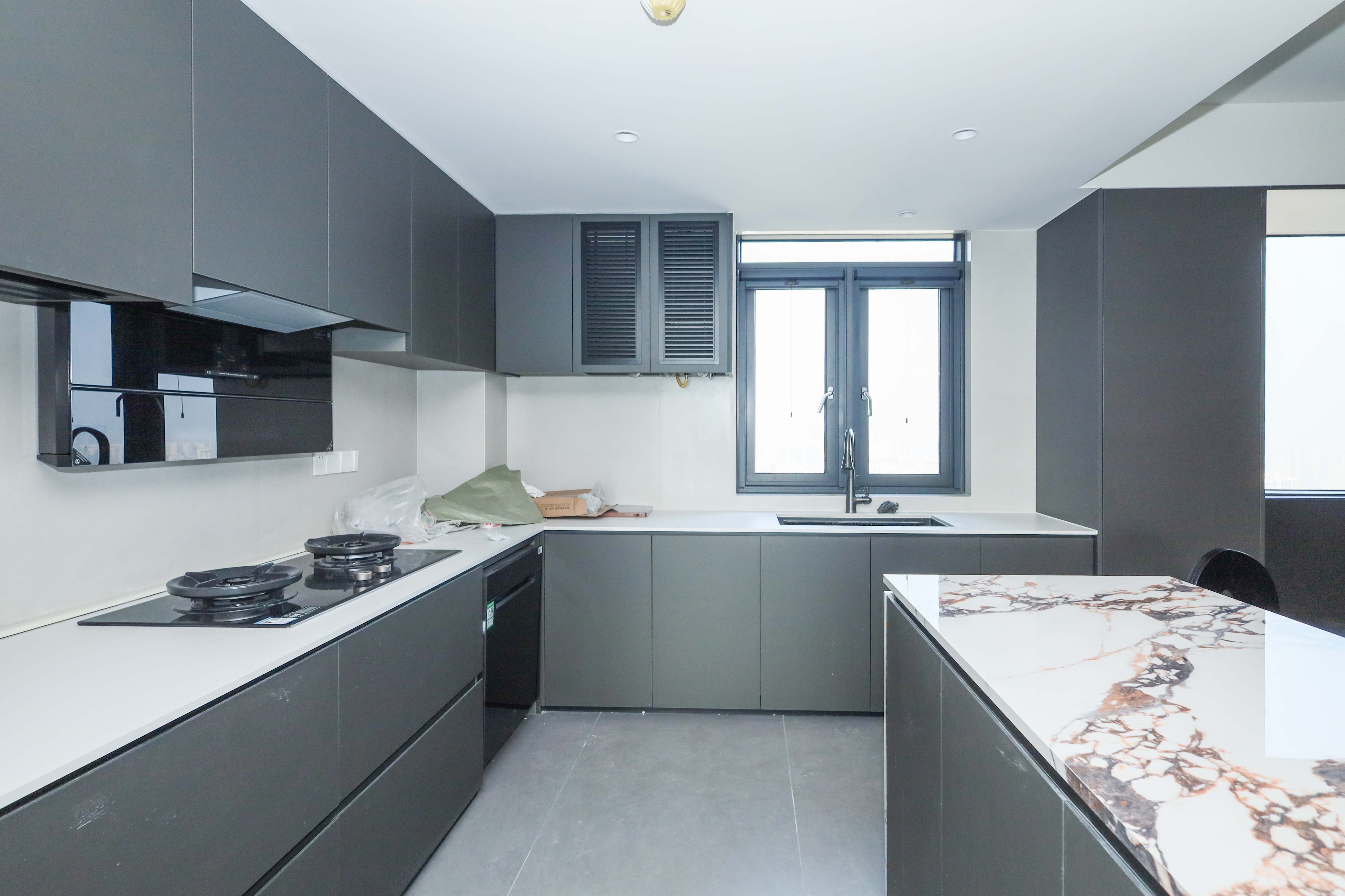 建发央著  4室2厅2卫   290.00万其他