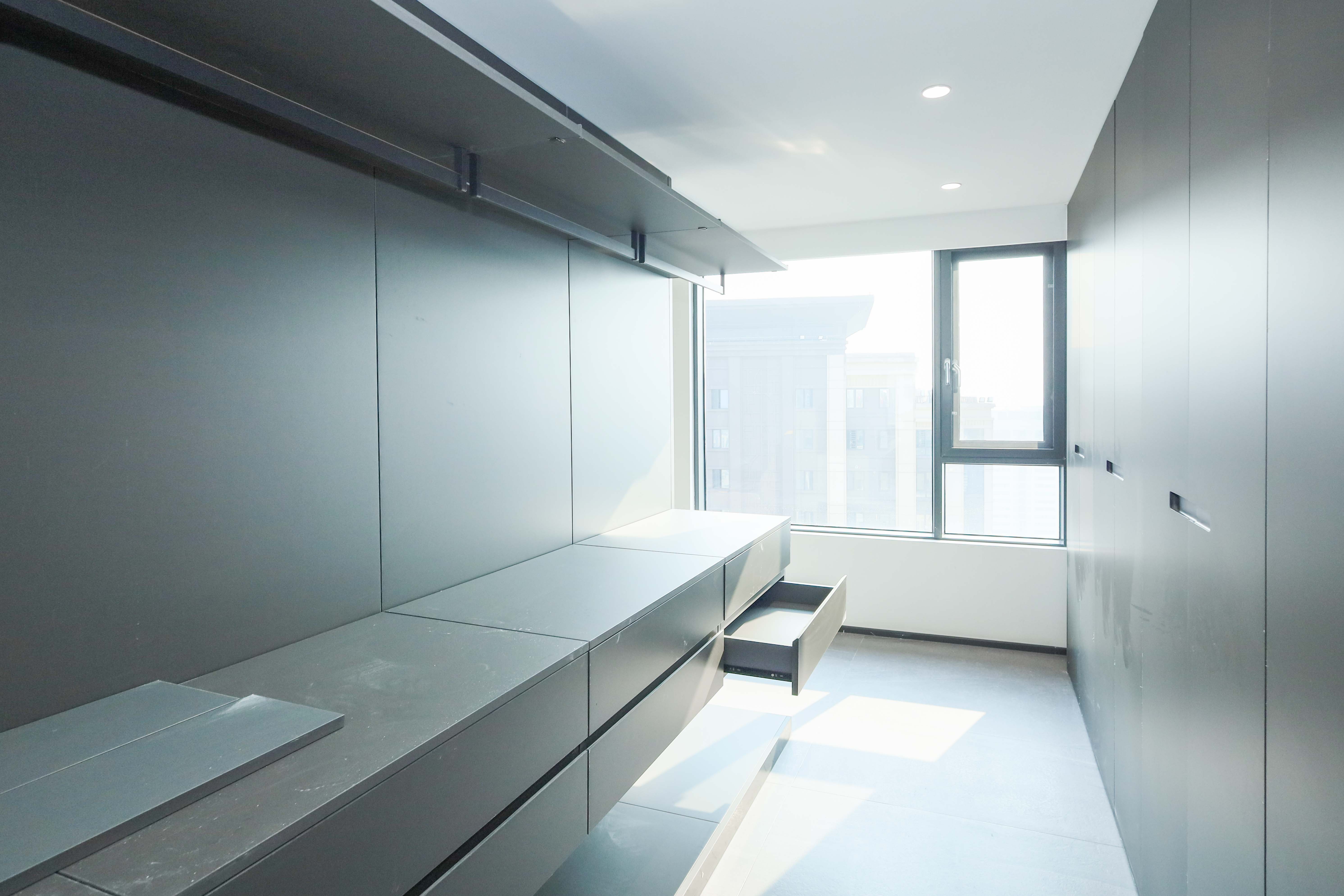 建发央著  4室2厅2卫   290.00万卧室