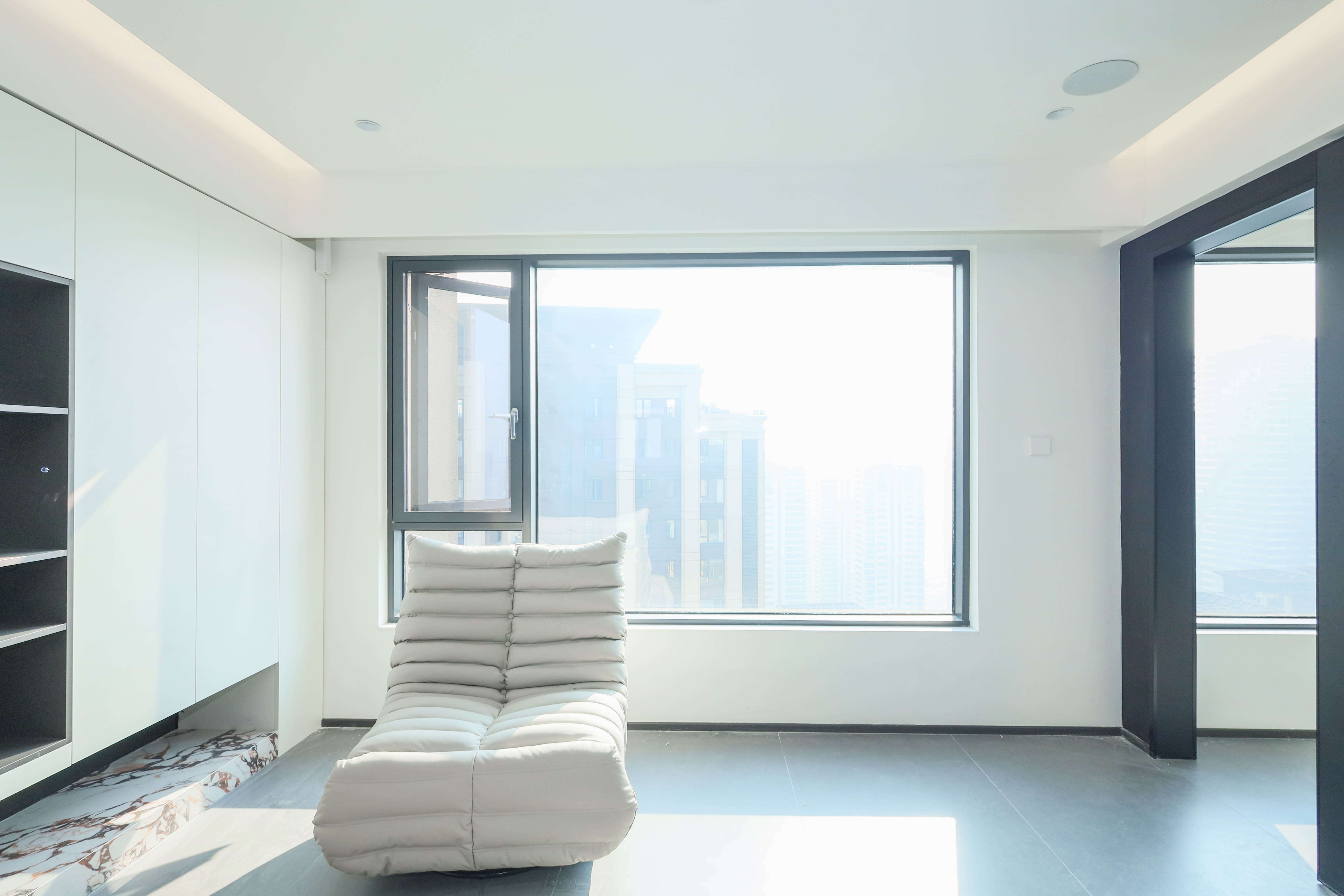 建发央著  4室2厅2卫   290.00万阳台
