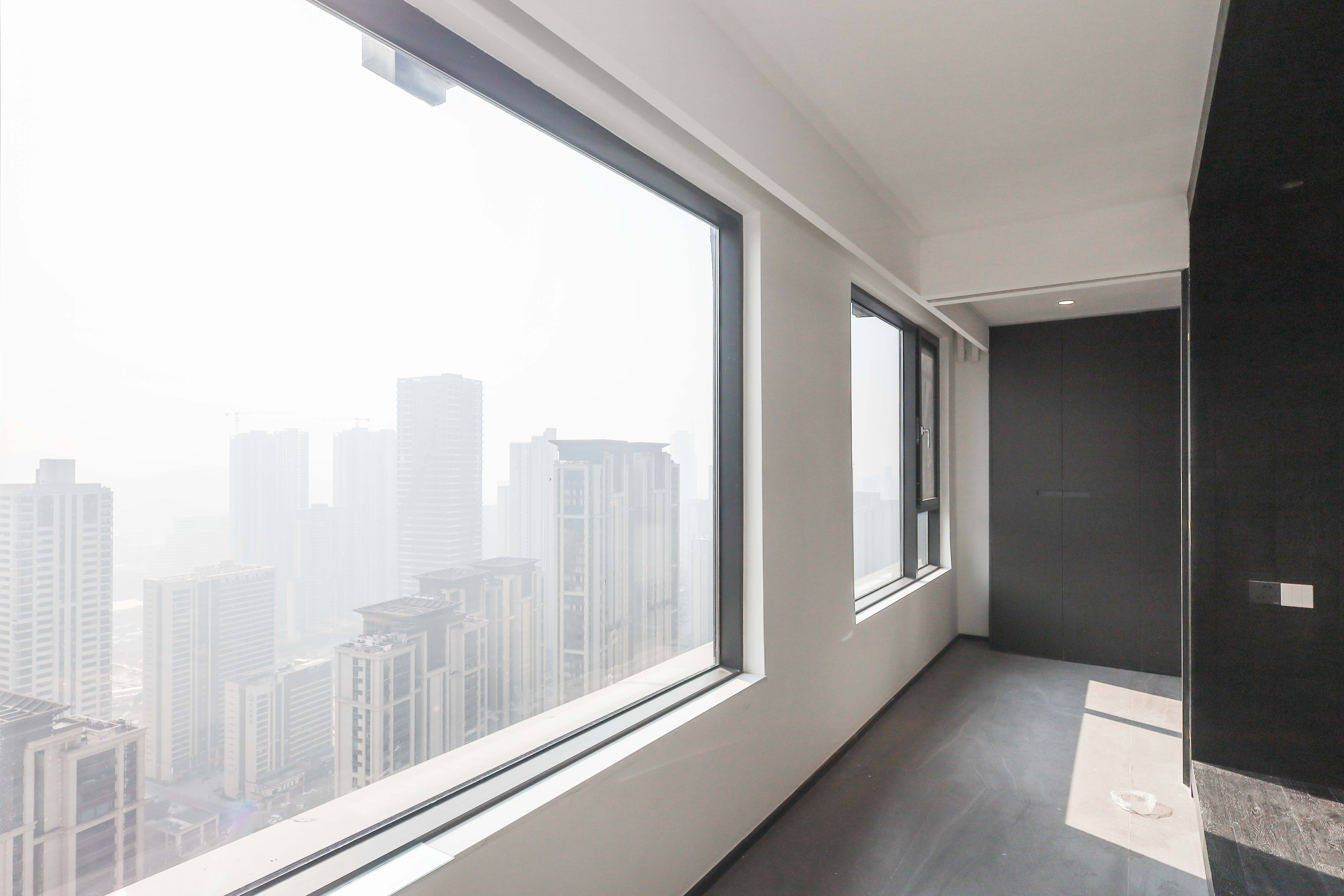 建发央著  4室2厅2卫   290.00万阳台