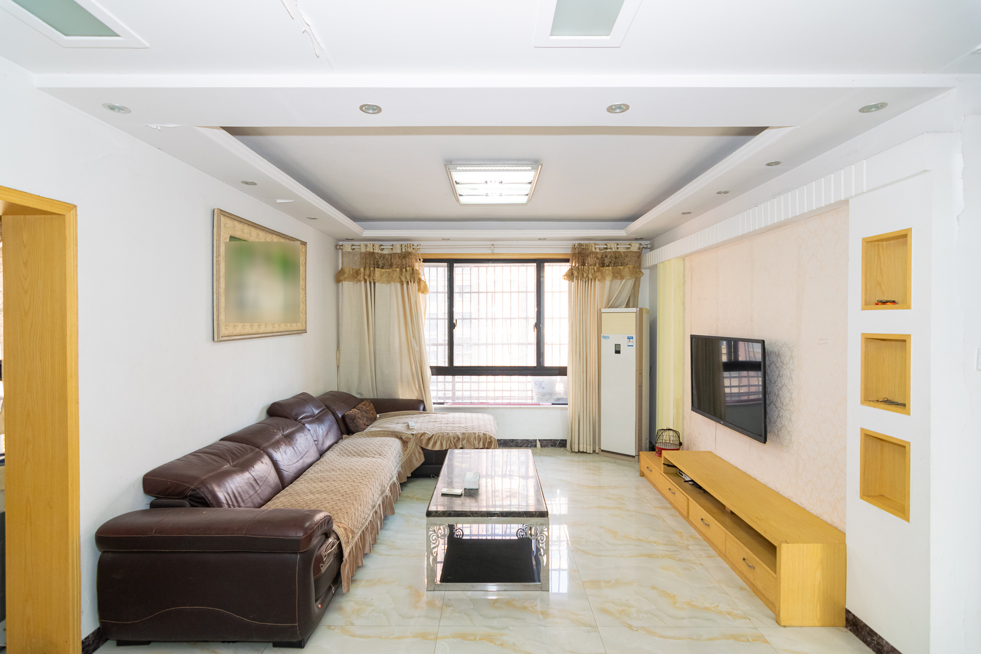 新城国际花都 3室2厅1卫 58.0万 新城国际花都 3室2厅1卫 58.0万客厅