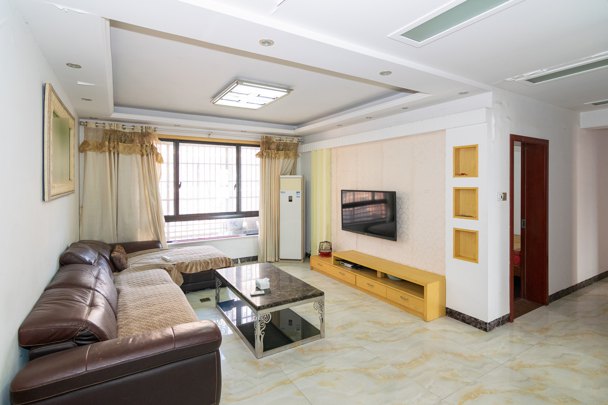 新城国际花都 3室2厅1卫 58.0万 新城国际花都 3室2厅1卫 58.0万客厅