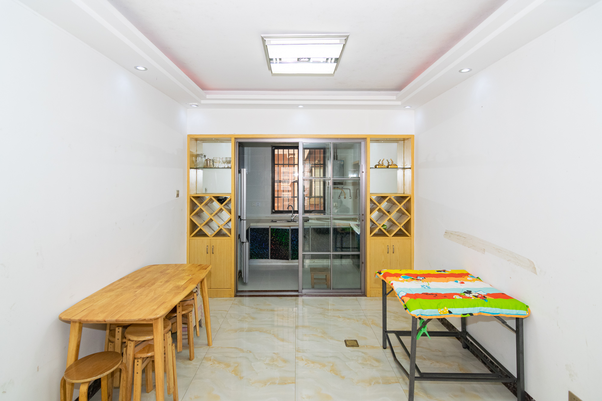 新城国际花都 3室2厅1卫 58.0万 新城国际花都 3室2厅1卫 58.0万客厅