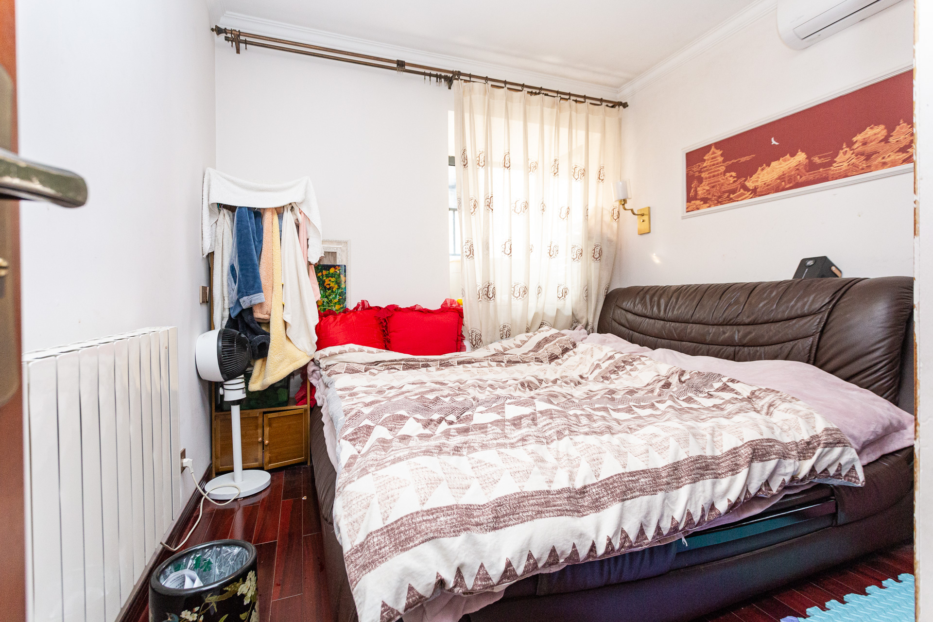 明发国际城 3室2厅1卫 84.8万 明发国际城 3室2厅1卫 84.8万卧室