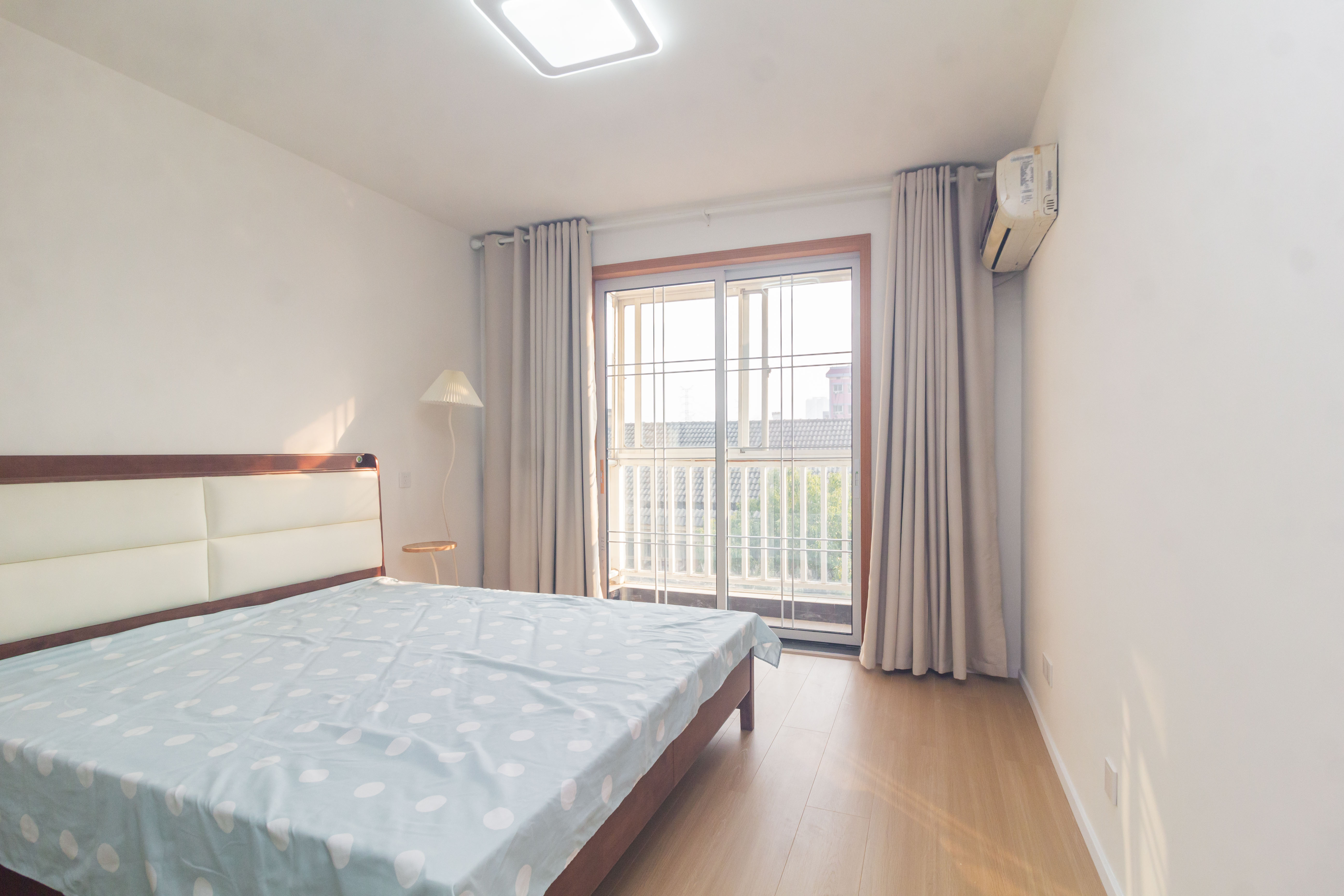 博雅湘水湾 5室2厅2卫 54.80万 博雅湘水湾 5室2厅2卫 54.80万卧室