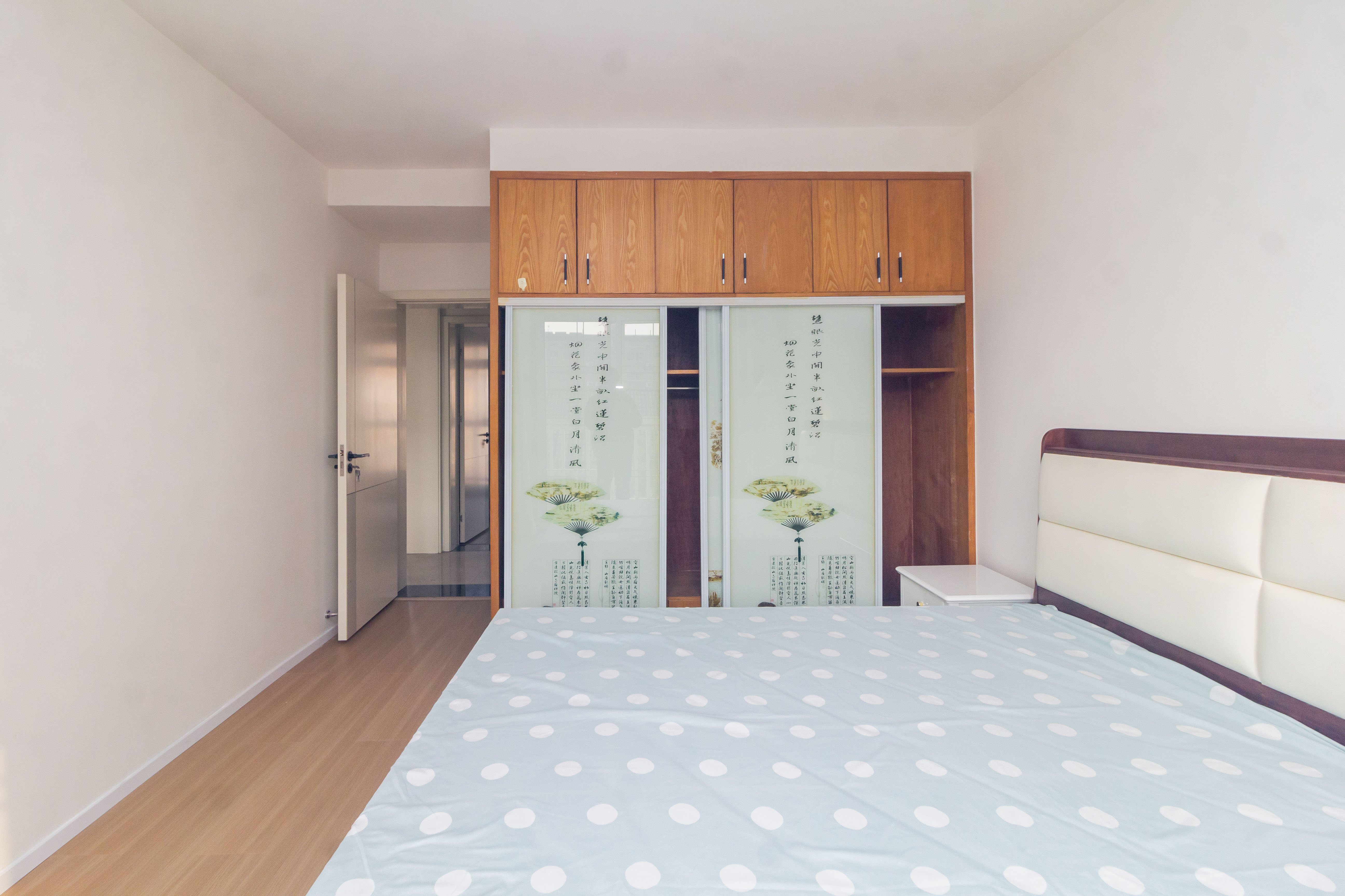 博雅湘水湾 5室2厅2卫 54.80万 博雅湘水湾 5室2厅2卫 54.80万卧室