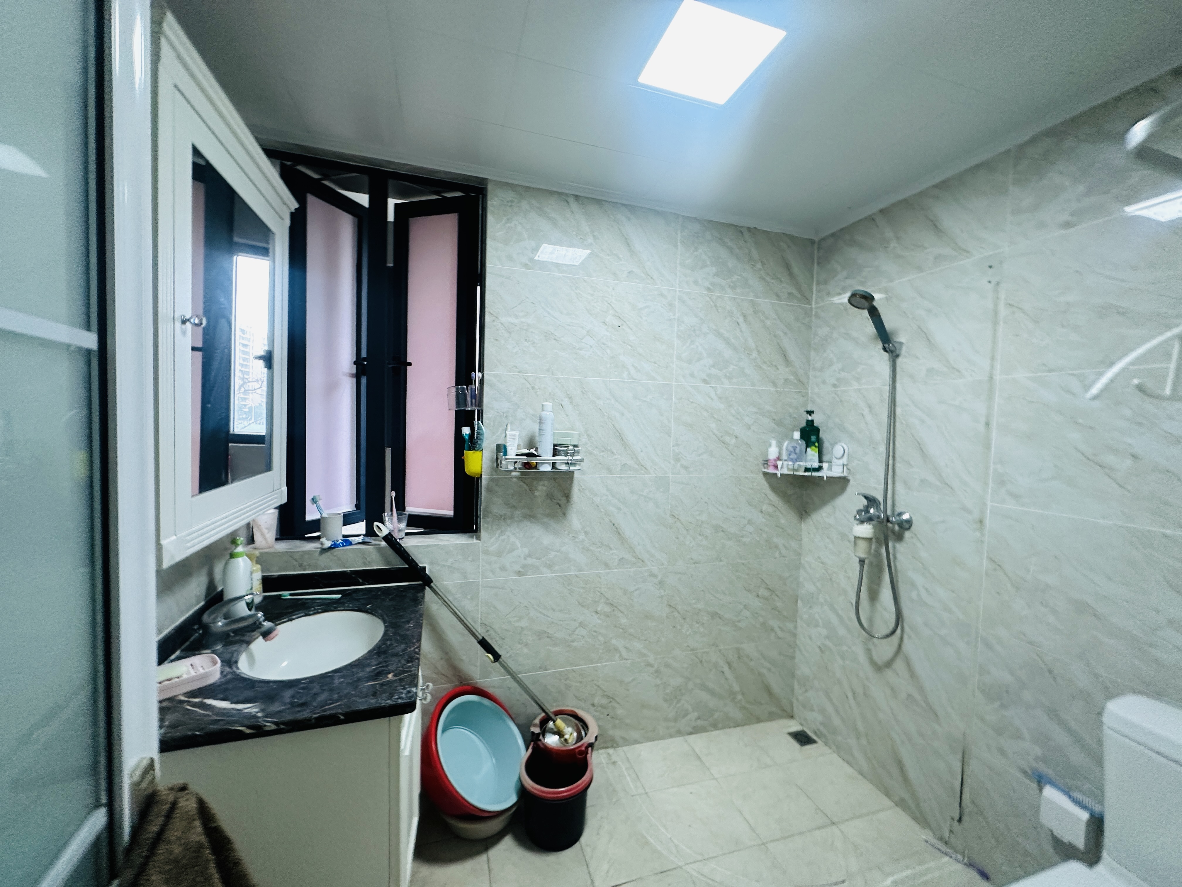 中盟椰海国际 2室2厅1卫 155.0万 中盟椰海国际 2室2厅1卫 155.0万卫生间