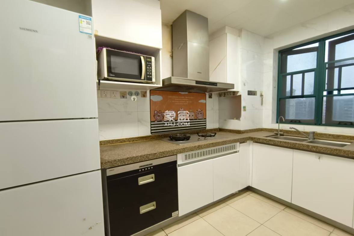 恒大绿洲 3室2厅2卫 2500.0元/月 恒大绿洲 3室2厅2卫 2500.0元/月室内图