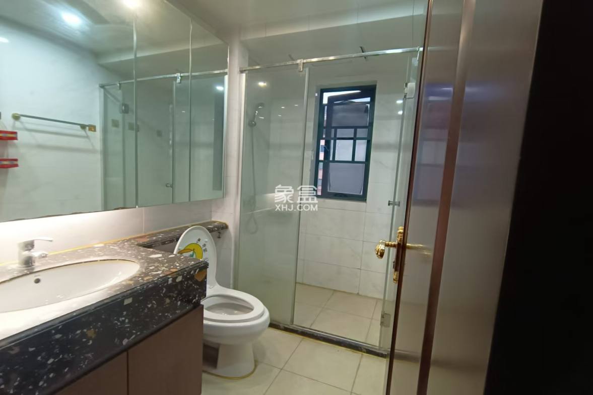 恒大绿洲 3室2厅2卫 2500.0元/月 恒大绿洲 3室2厅2卫 2500.0元/月室内图