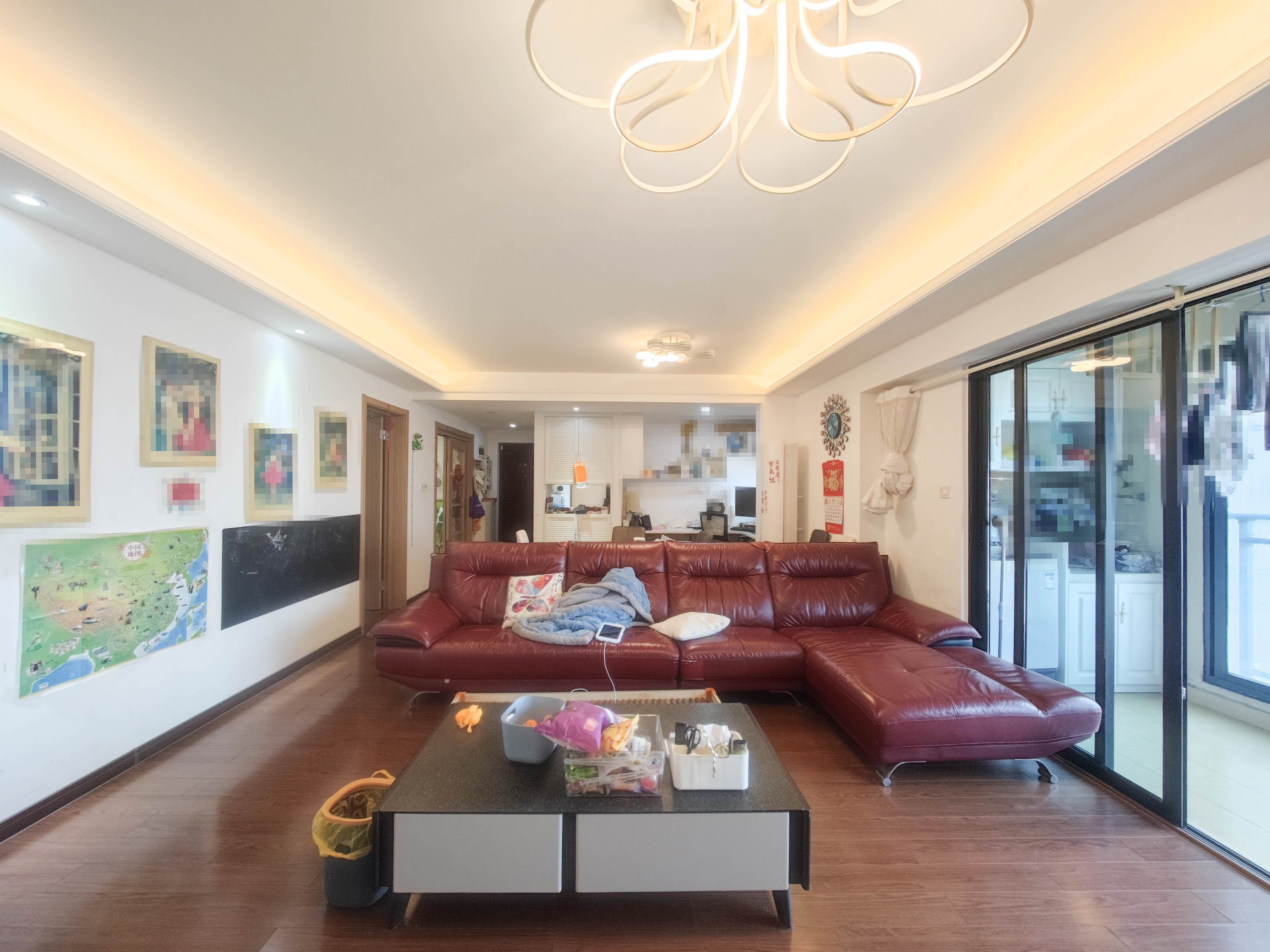 万科魅力之城非凡里 3室2厅2卫 105.0万 万科魅力之城非凡里 3室2厅2卫 105.0万客厅