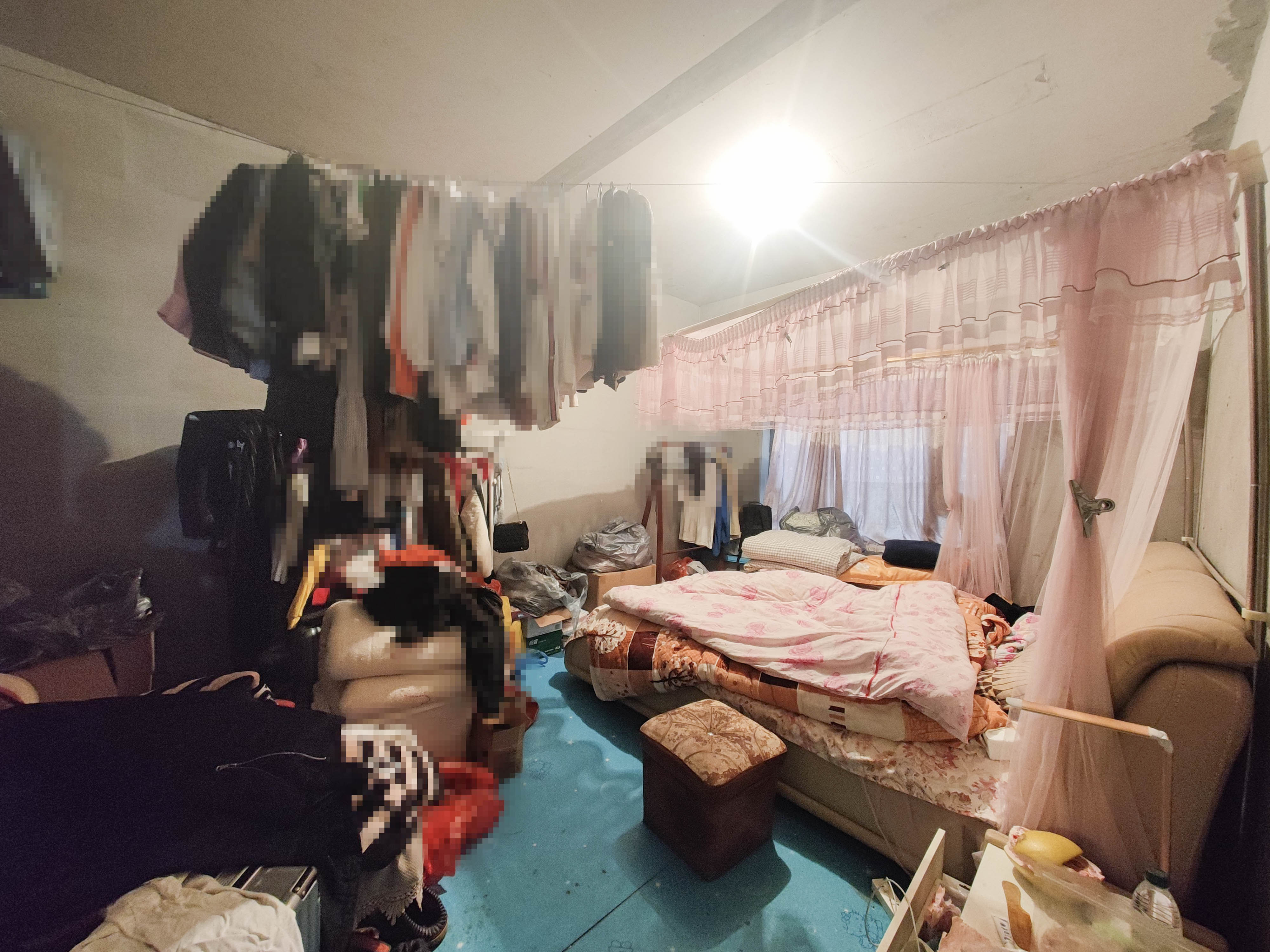 新城明昱东方  3室2厅2卫   85.00万卧室