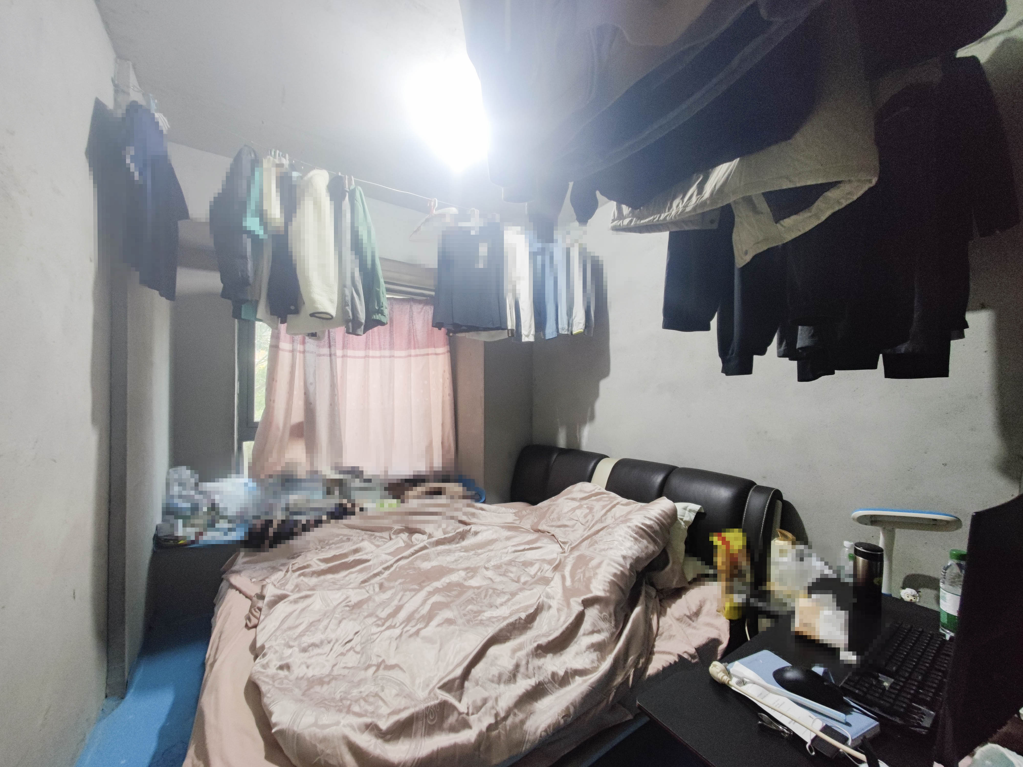 新城明昱东方  3室2厅2卫   85.00万卧室