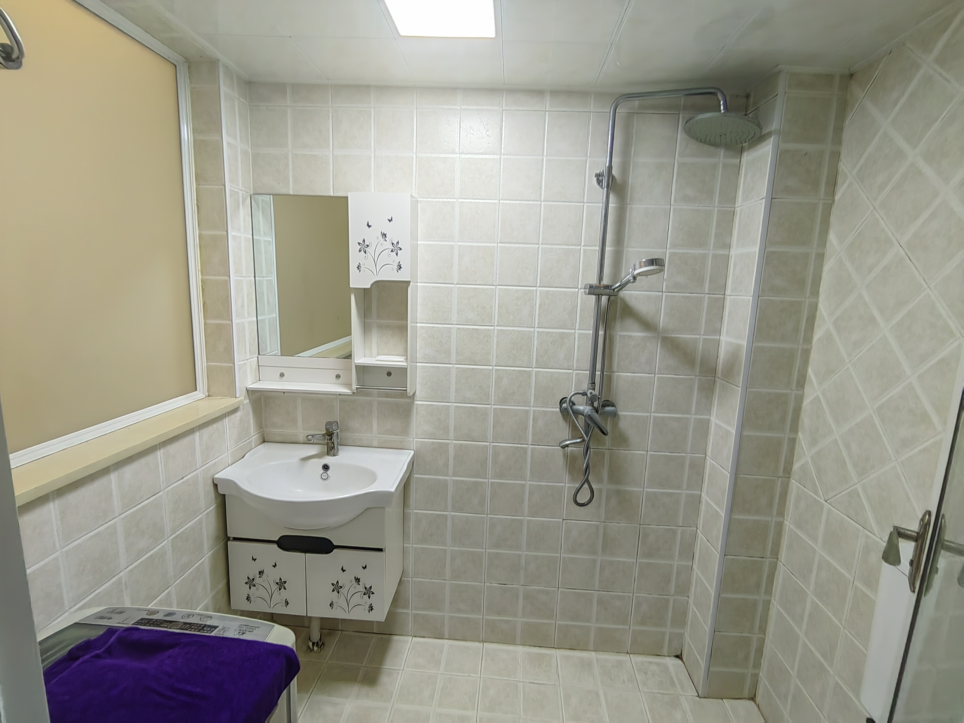 旺佳华府 1室1厅1卫 1280.0元/月 旺佳华府 1室1厅1卫 1280.0元/月室内图