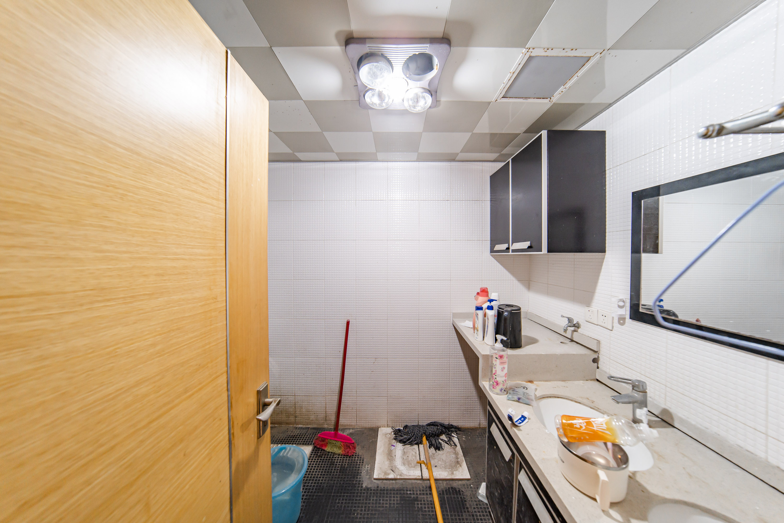 阳光100一期、四五期 3室2厅2卫 90.0万 阳光100一期、四五期 3室2厅2卫 90.0万卫生间