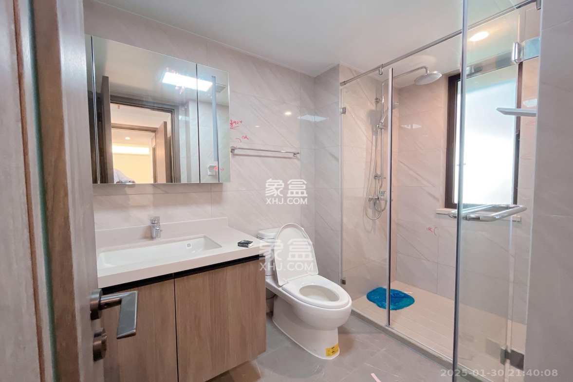 龙湖春江天玺 3室2厅2卫 3800.0元/月 龙湖春江天玺 3室2厅2卫 3800.0元/月室内图