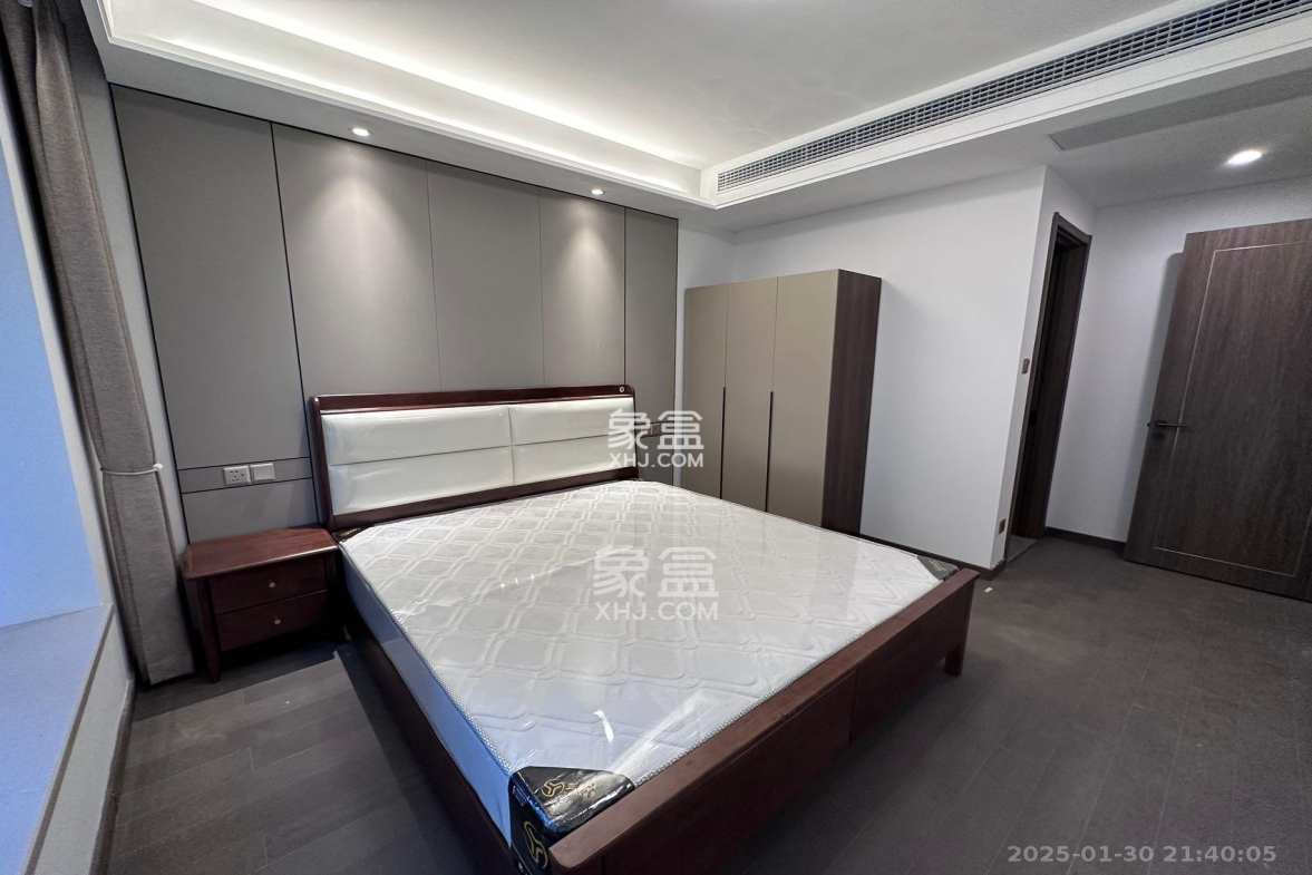 龙湖春江天玺 3室2厅2卫 3800.0元/月 龙湖春江天玺 3室2厅2卫 3800.0元/月室内图