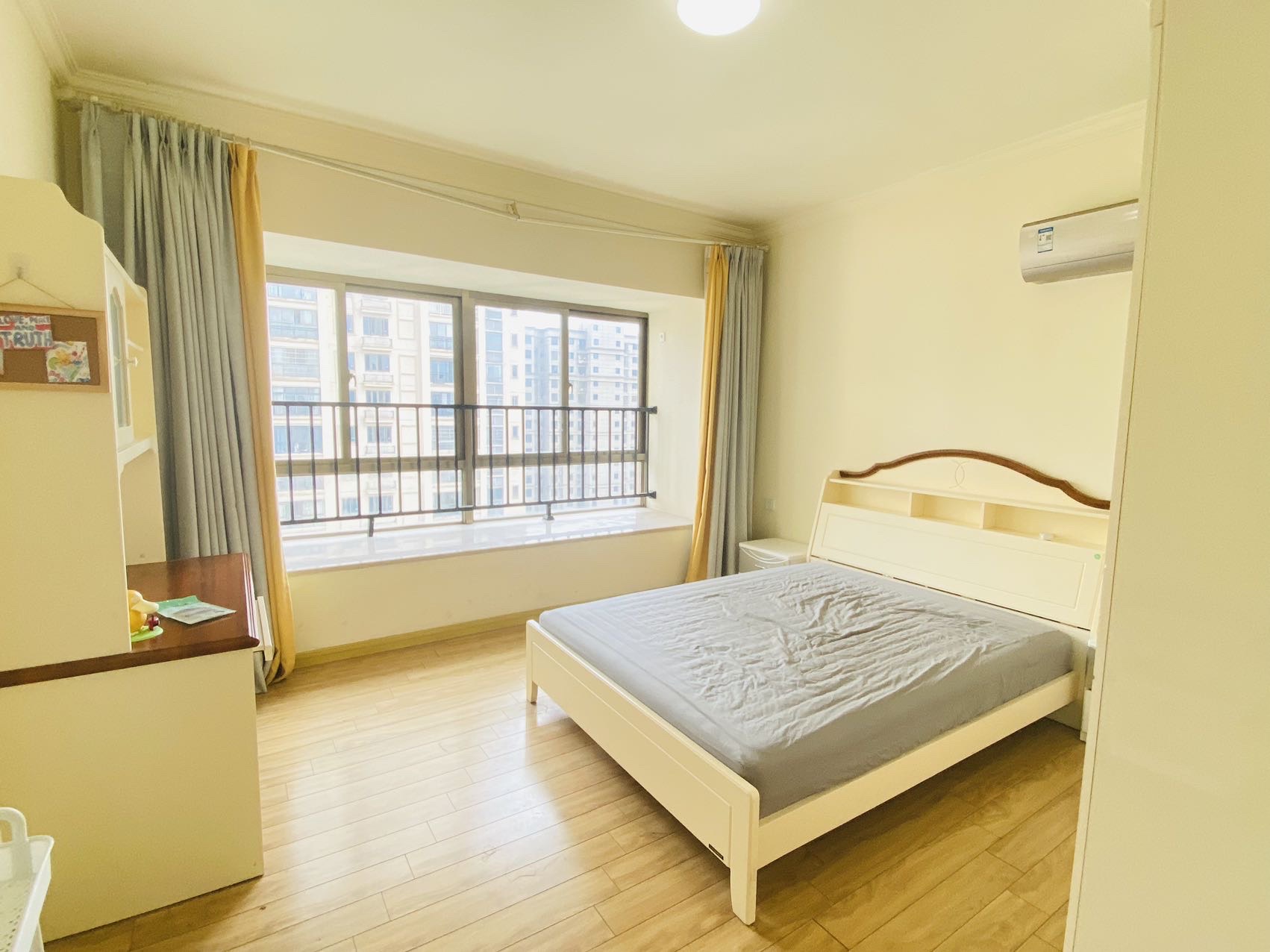 碧桂园 4室2厅2卫 2000.0元/月 碧桂园 4室2厅2卫 2000.0元/月室内图