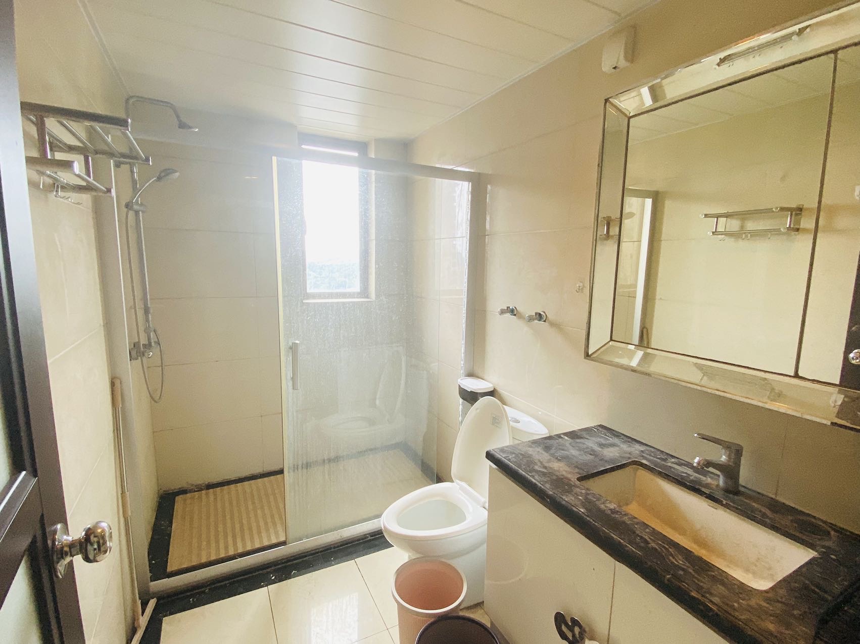 碧桂园 4室2厅2卫 2000.0元/月 碧桂园 4室2厅2卫 2000.0元/月室内图